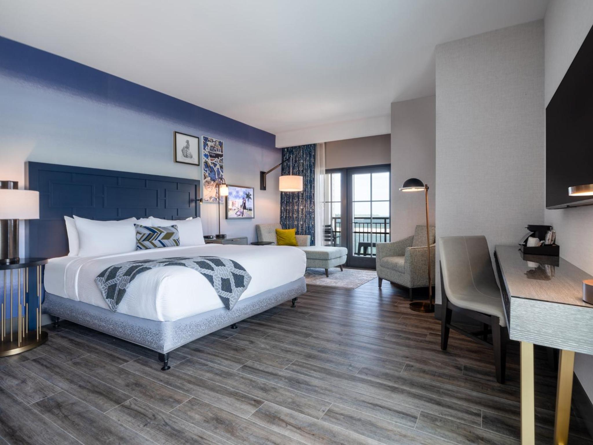 Premium King Room with Communications and Mobility Accessible - Photo 1