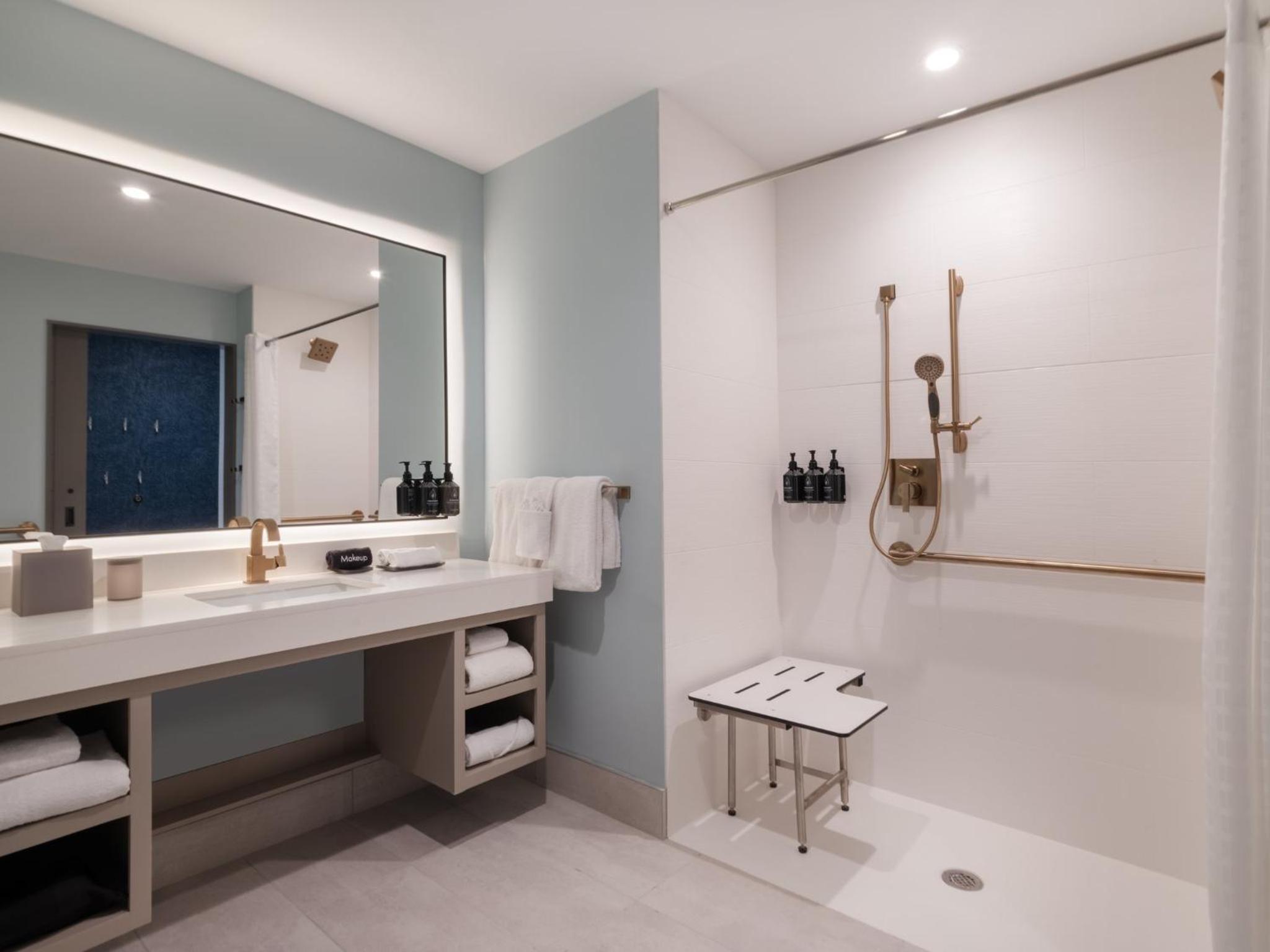 Standard Queen Room with Two Queen Beds and Mobility Accessible Roll-In Shower - Photo 2