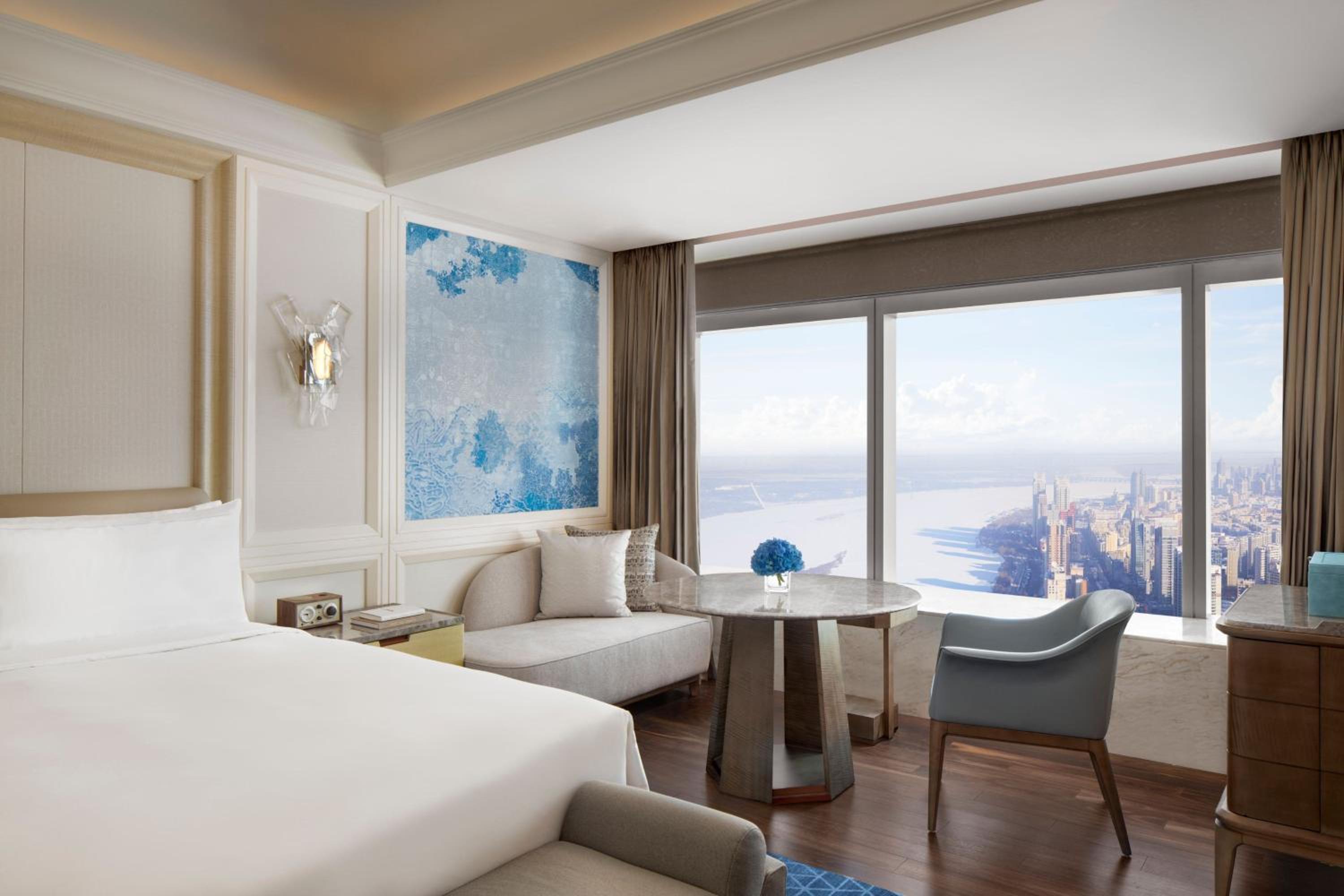 Premier King Room with River View - Photo 4