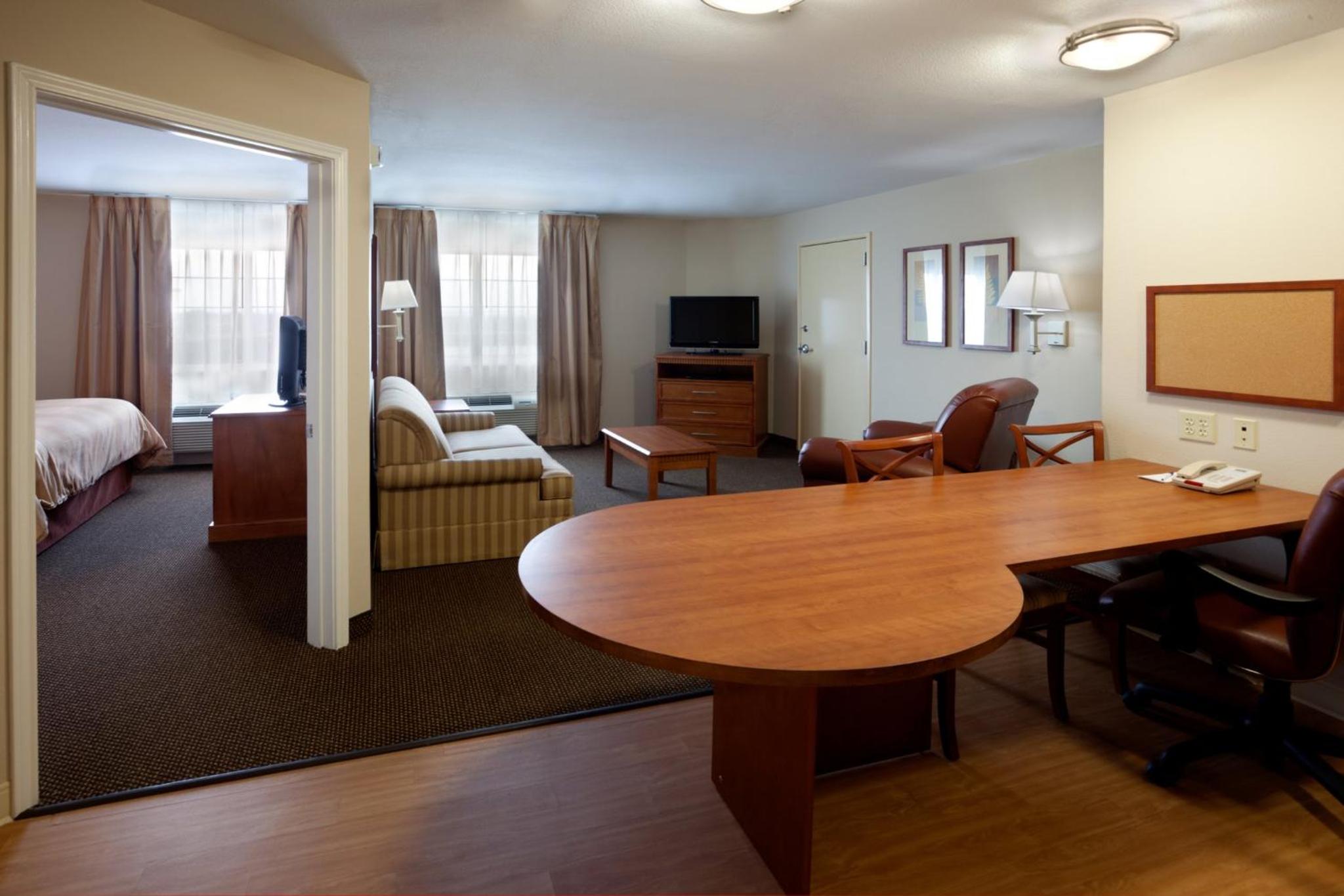 One-Bedroom King Suite - Photo 2