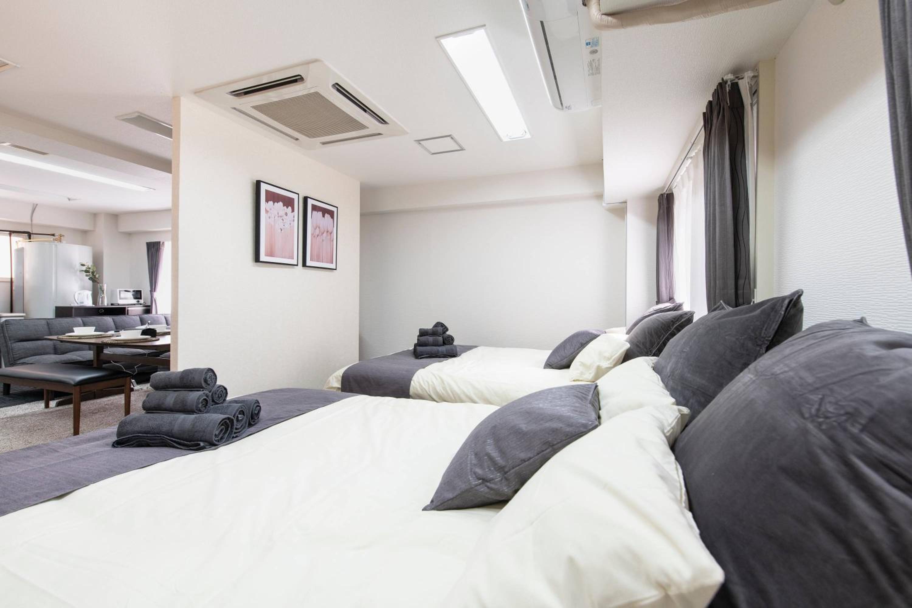 One-Bedroom Apartment photo 1