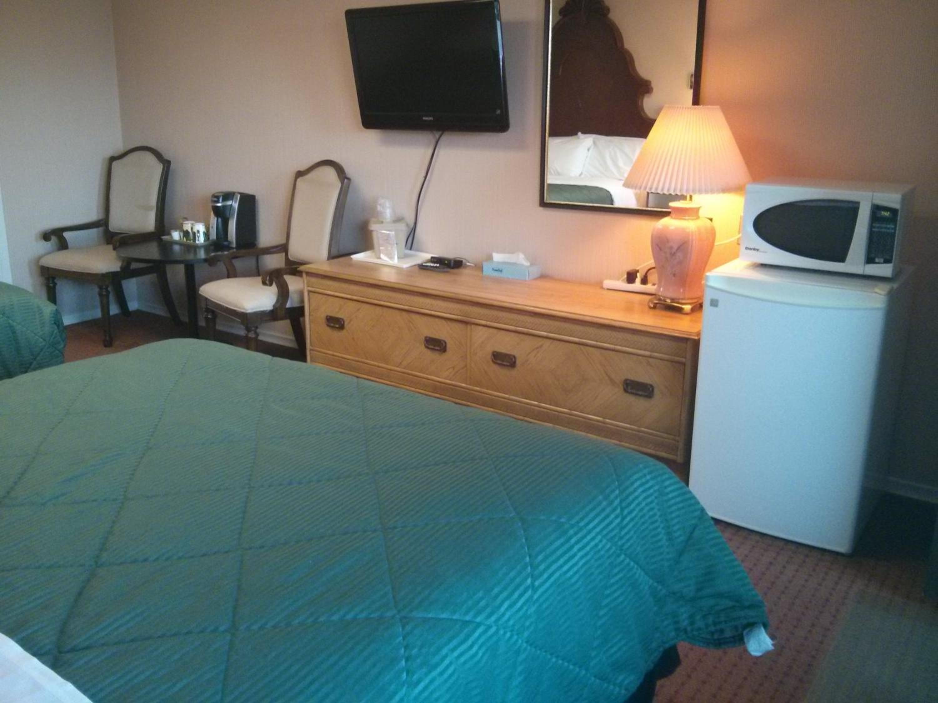 Queen Room - Non-Smoking photo 1