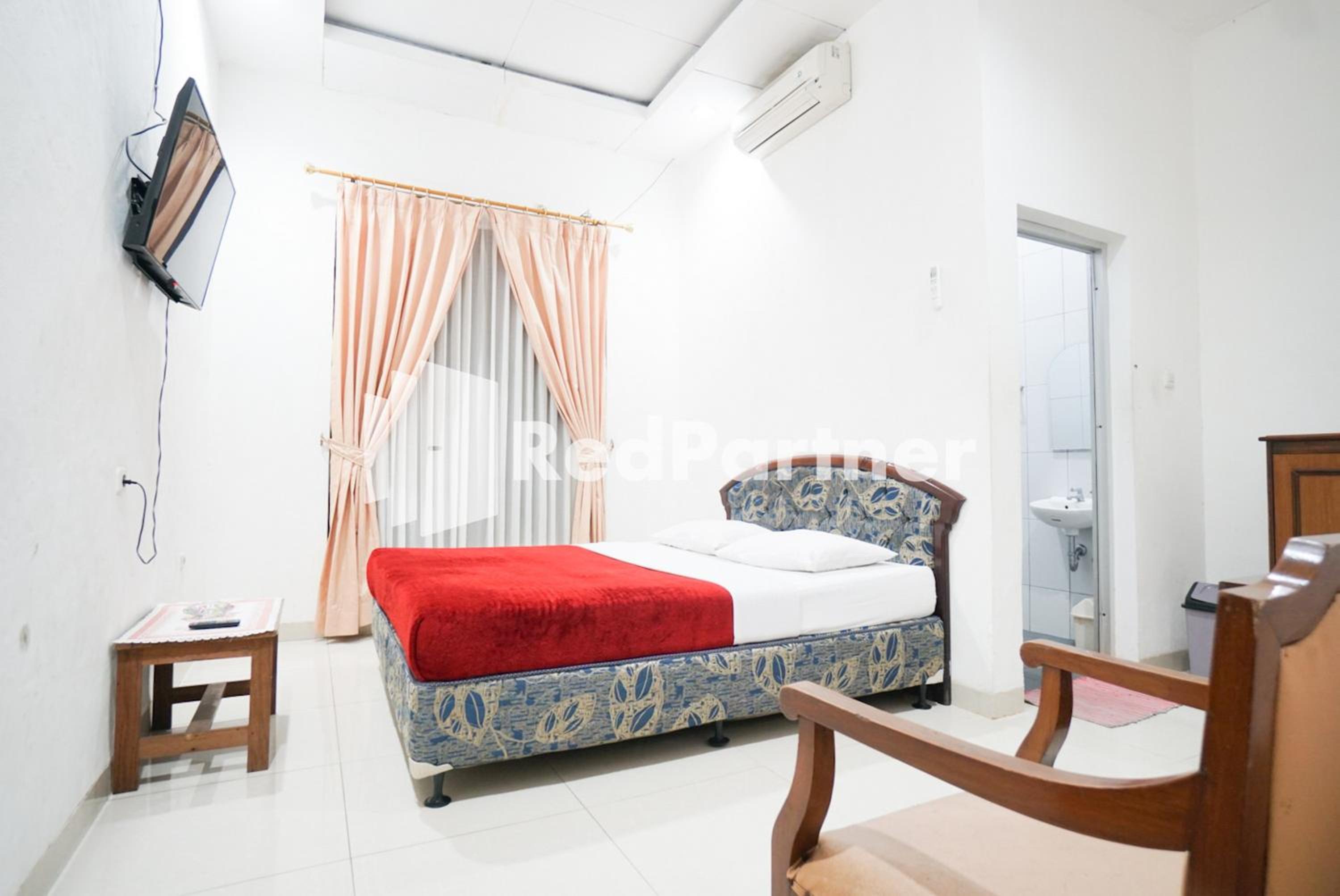 Standard Double Room - Photo 10