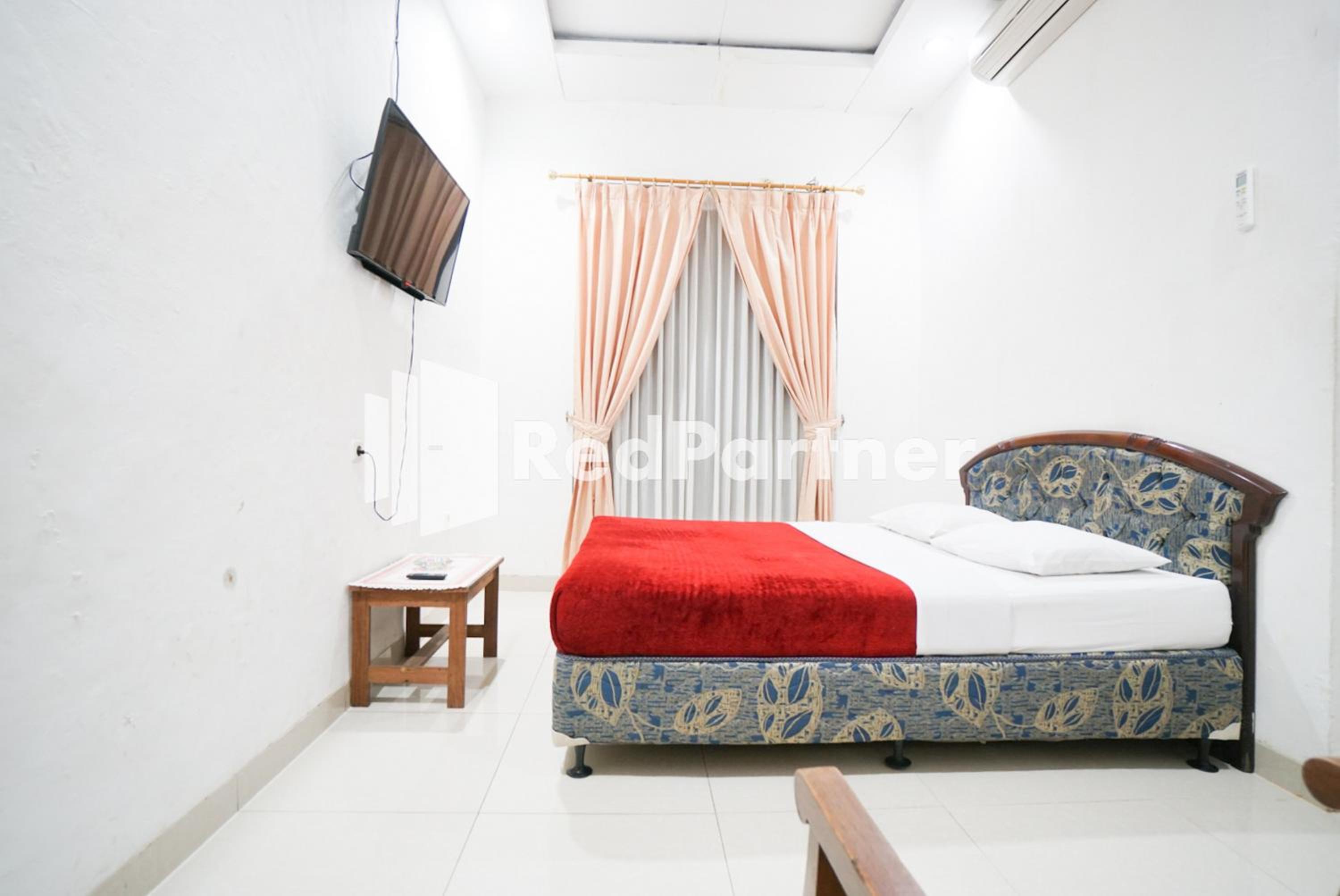 Standard Double Room - Photo 9