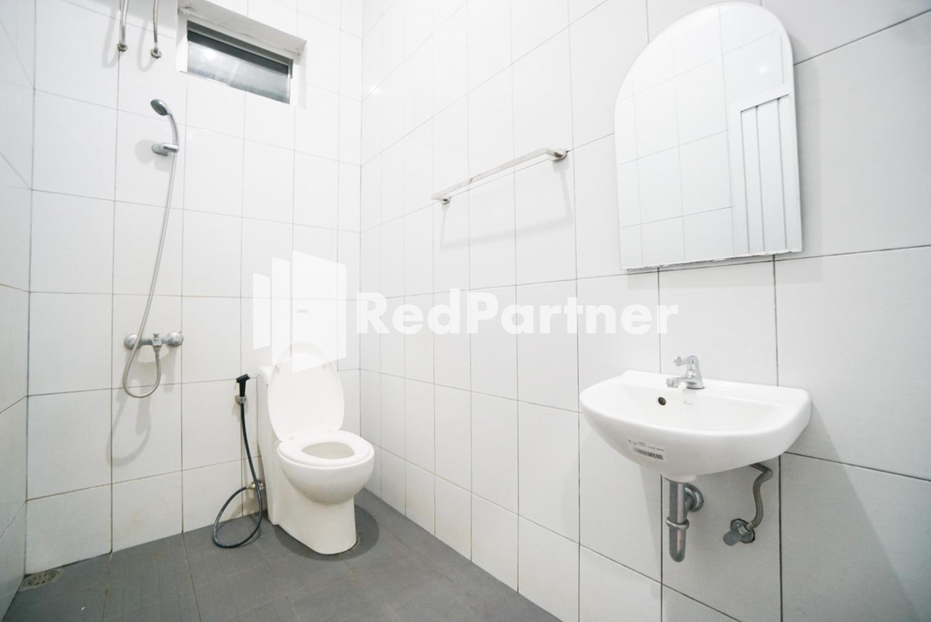 Standard Double Room - Photo 12