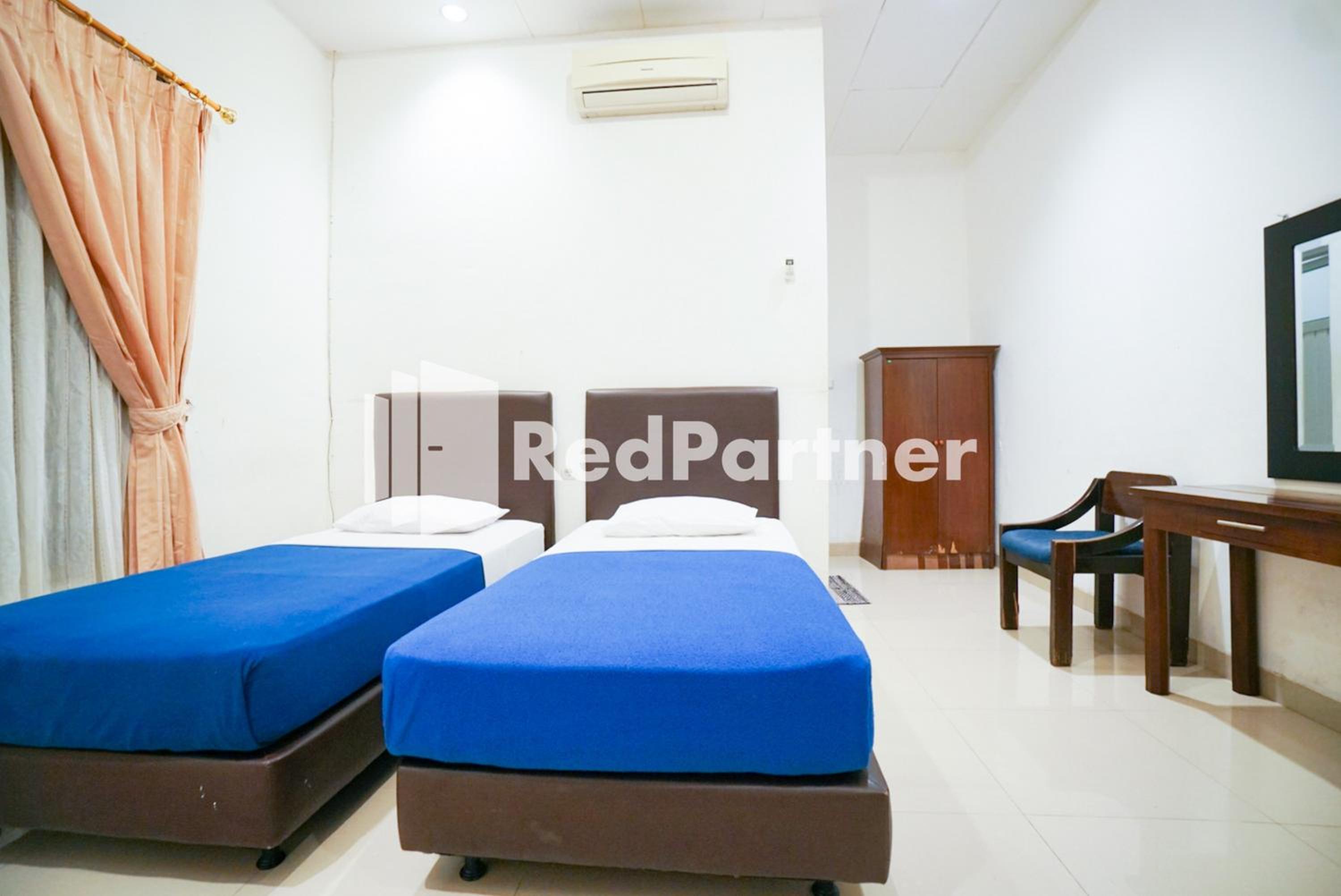 Standard Twin Room - Photo 6