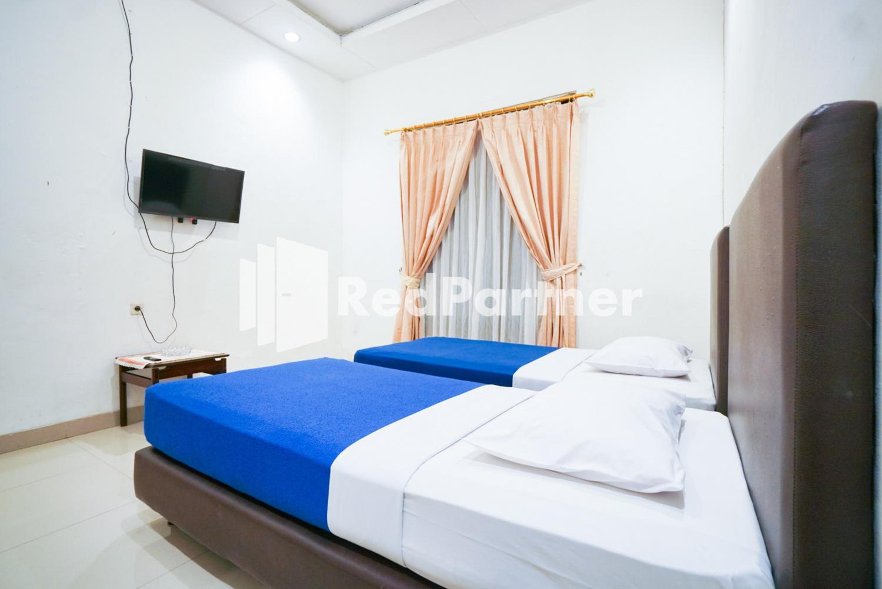 Standard Twin Room - Photo 7