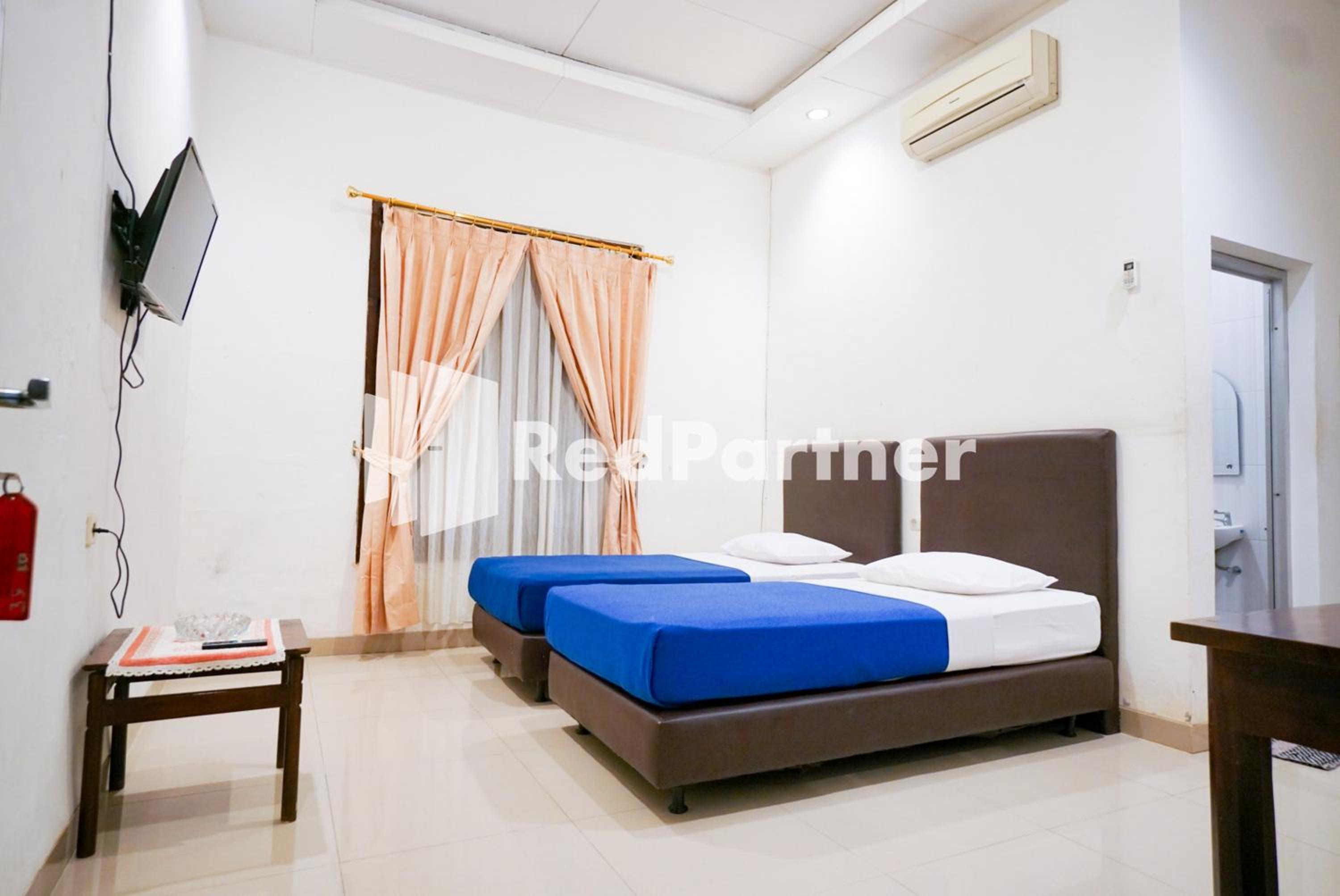 Standard Twin Room - Photo 2