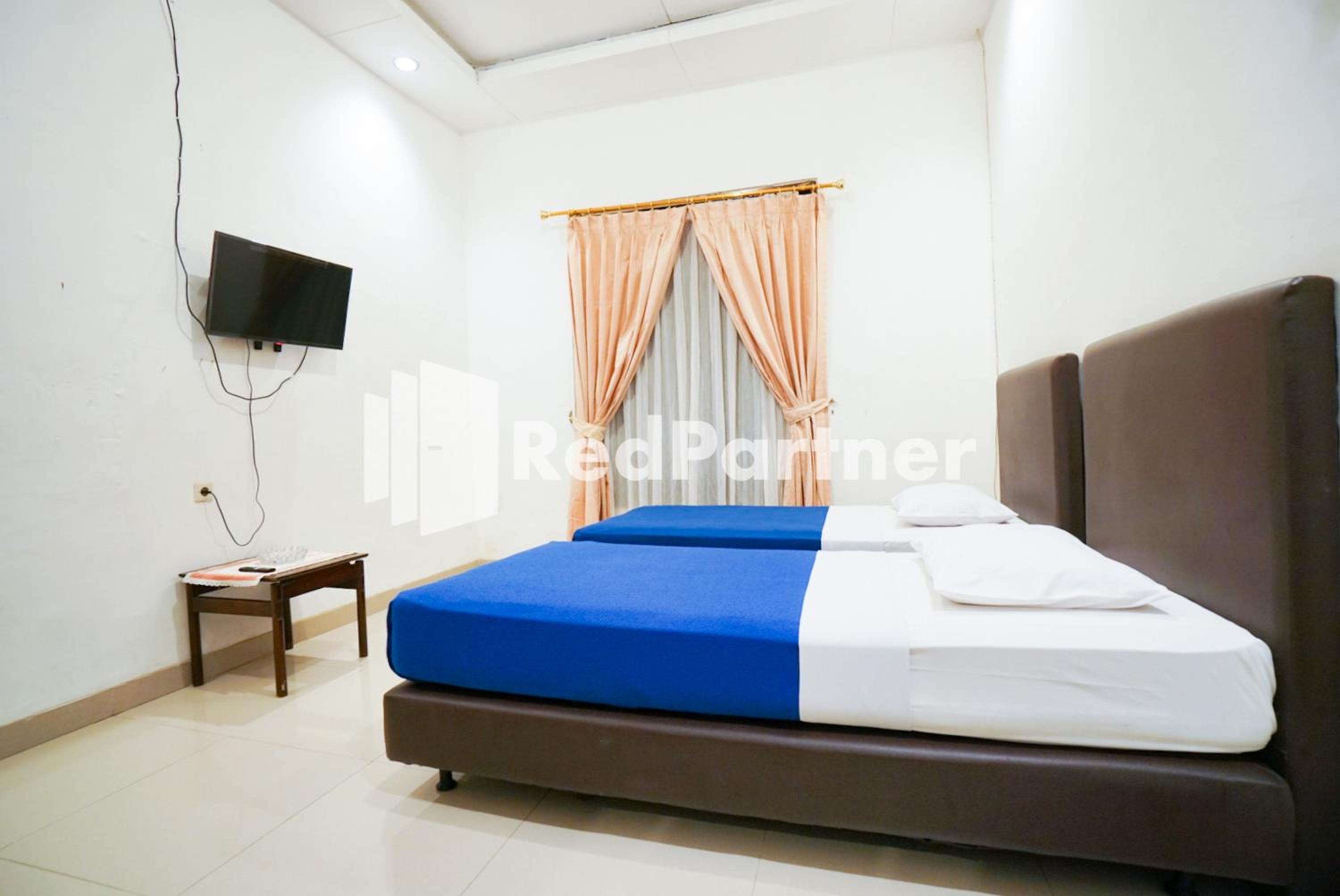 Standard Twin Room - Photo 1