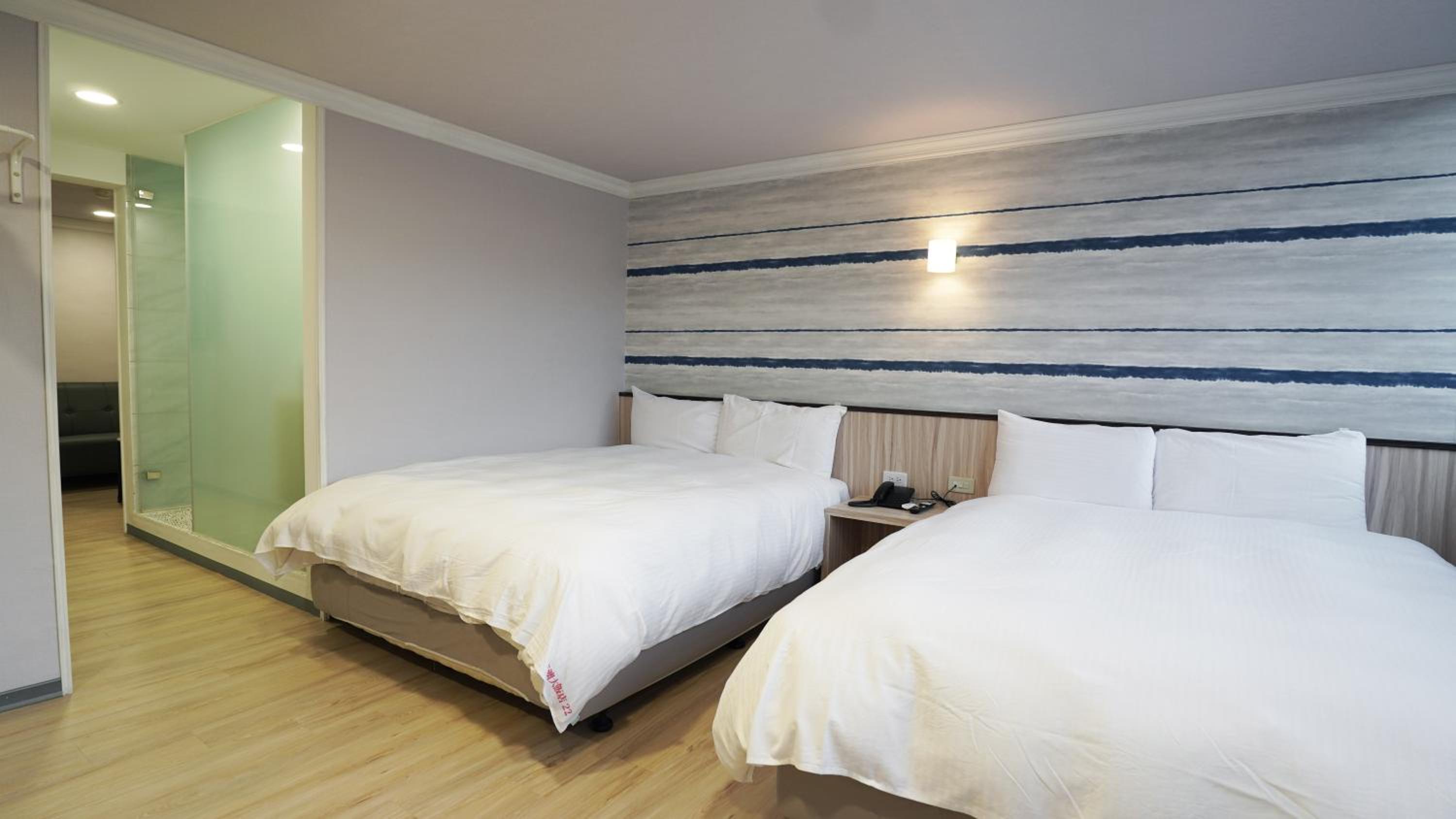 Deluxe Quadruple Room photo 2