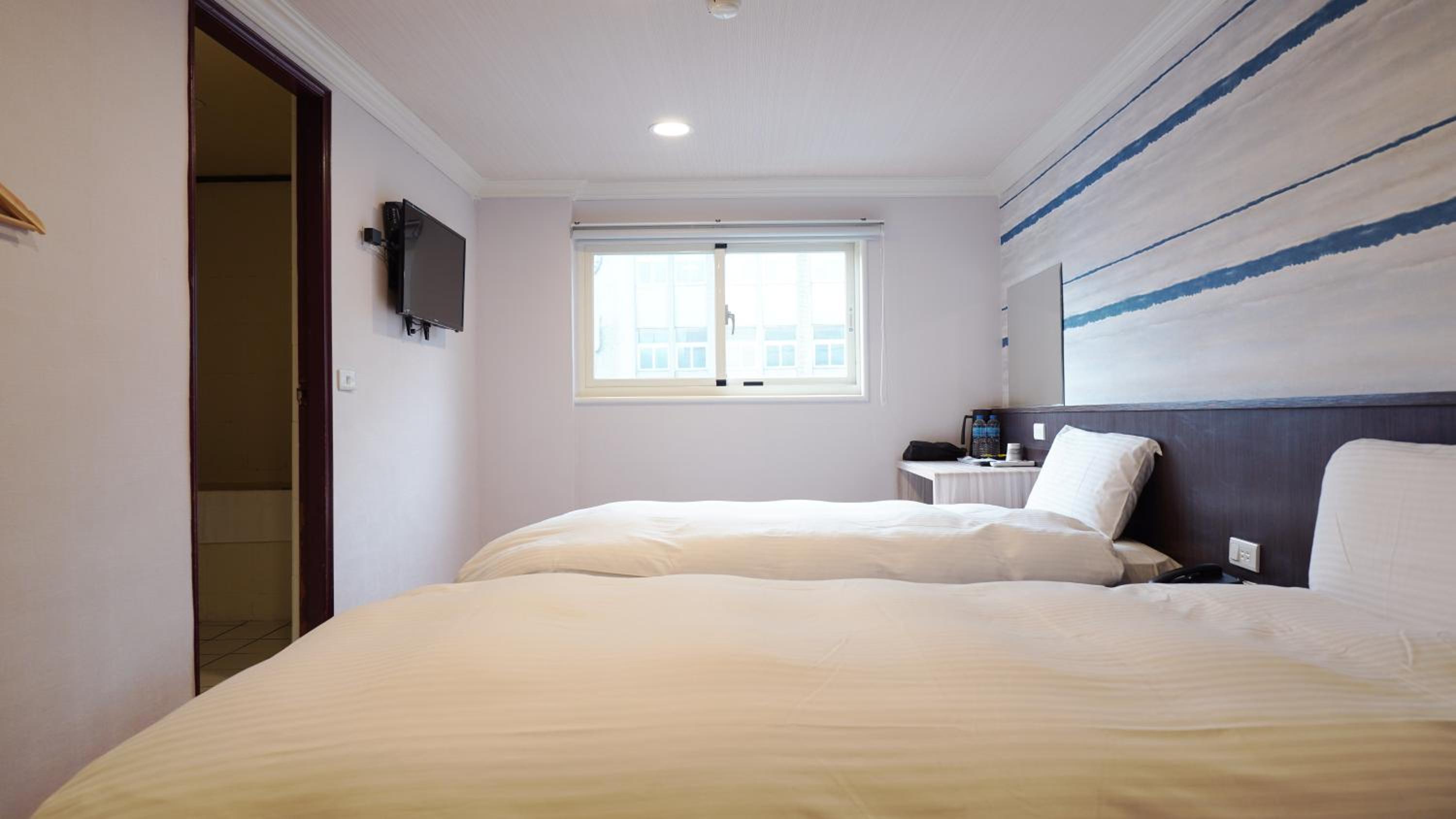 Economy Twin Room photo 1