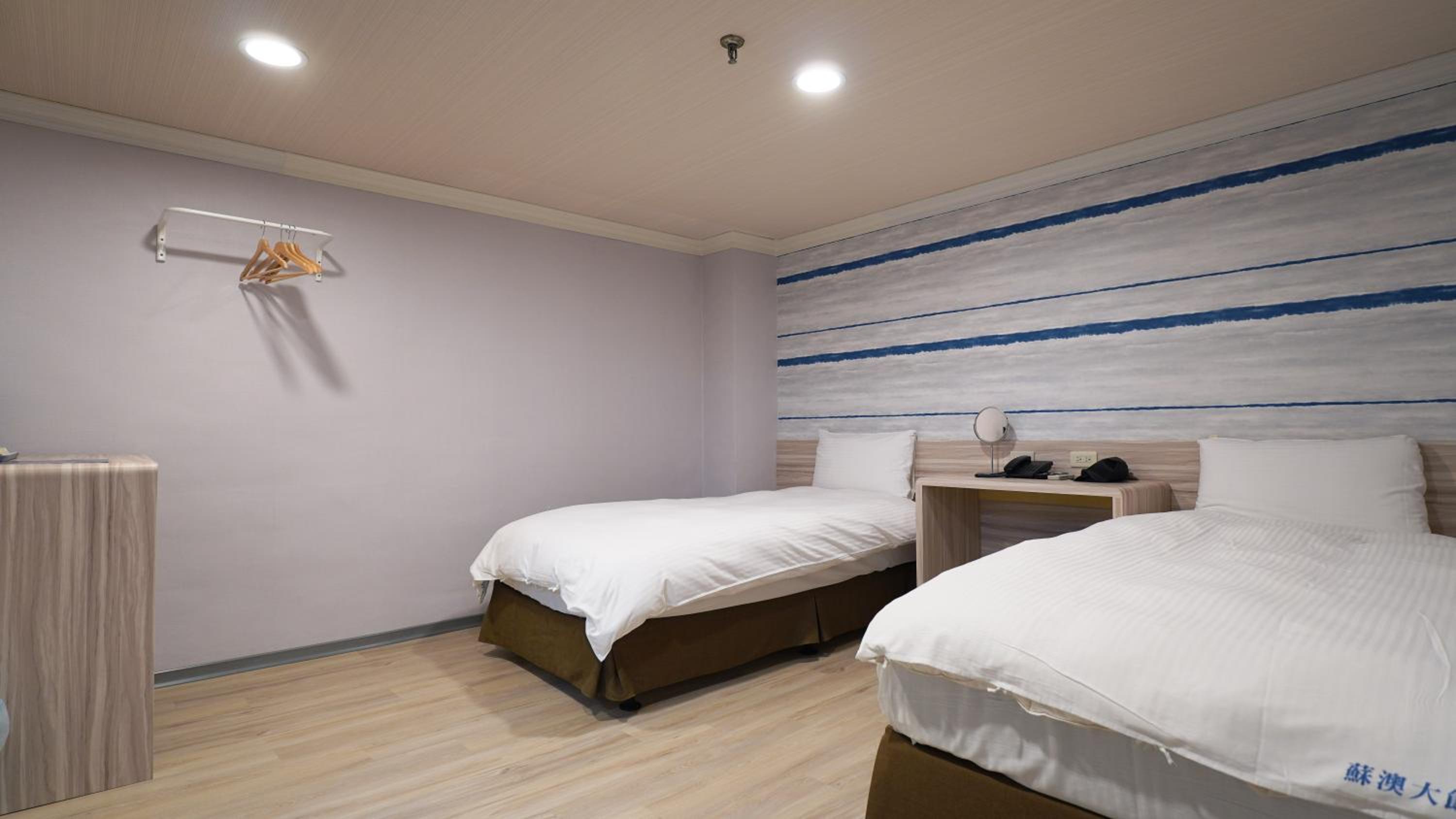 Budget Double or Twin Room - No Window photo 2