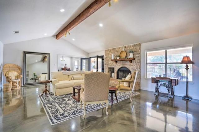 Villa photo 3