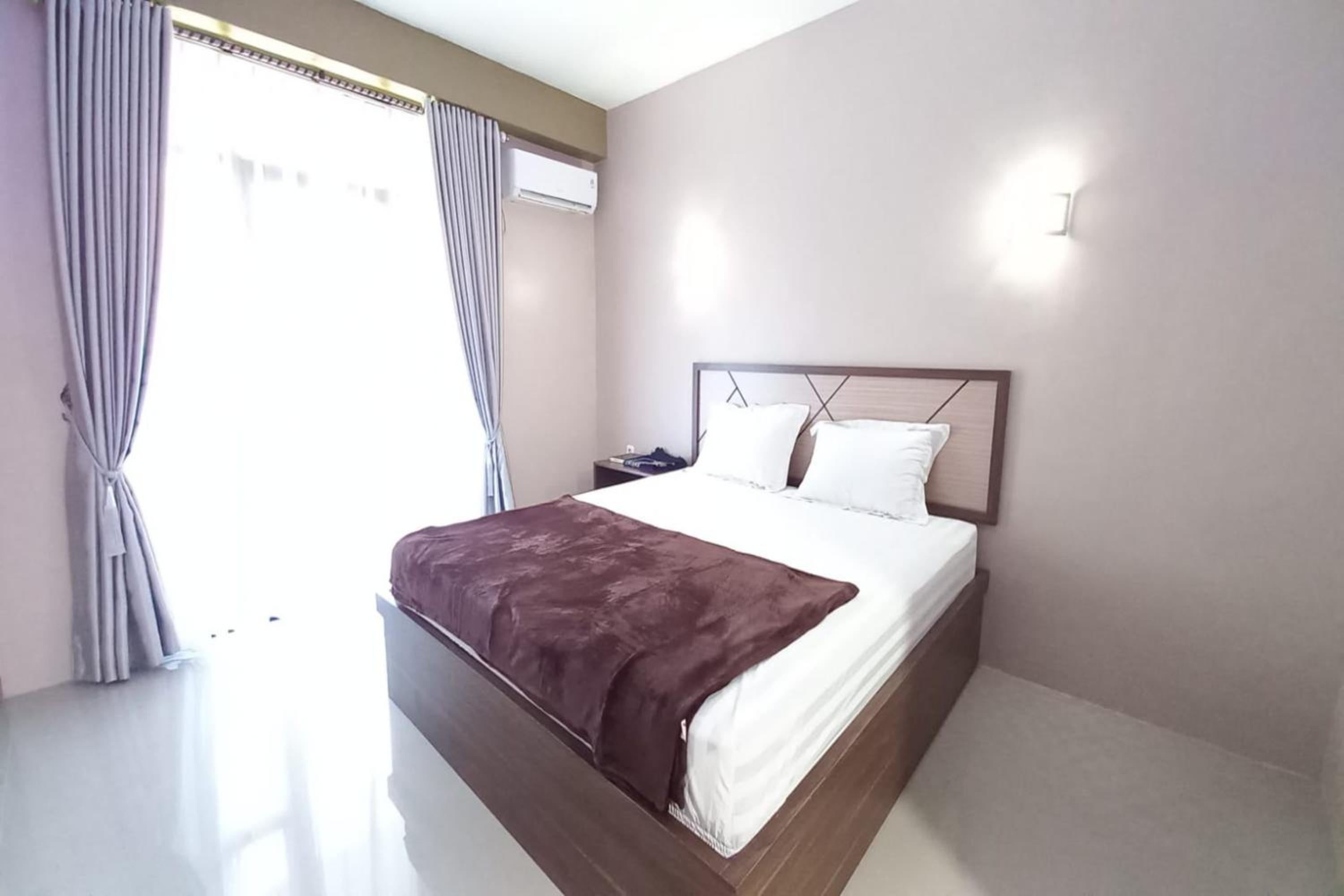 Deluxe Double Room - Photo 13
