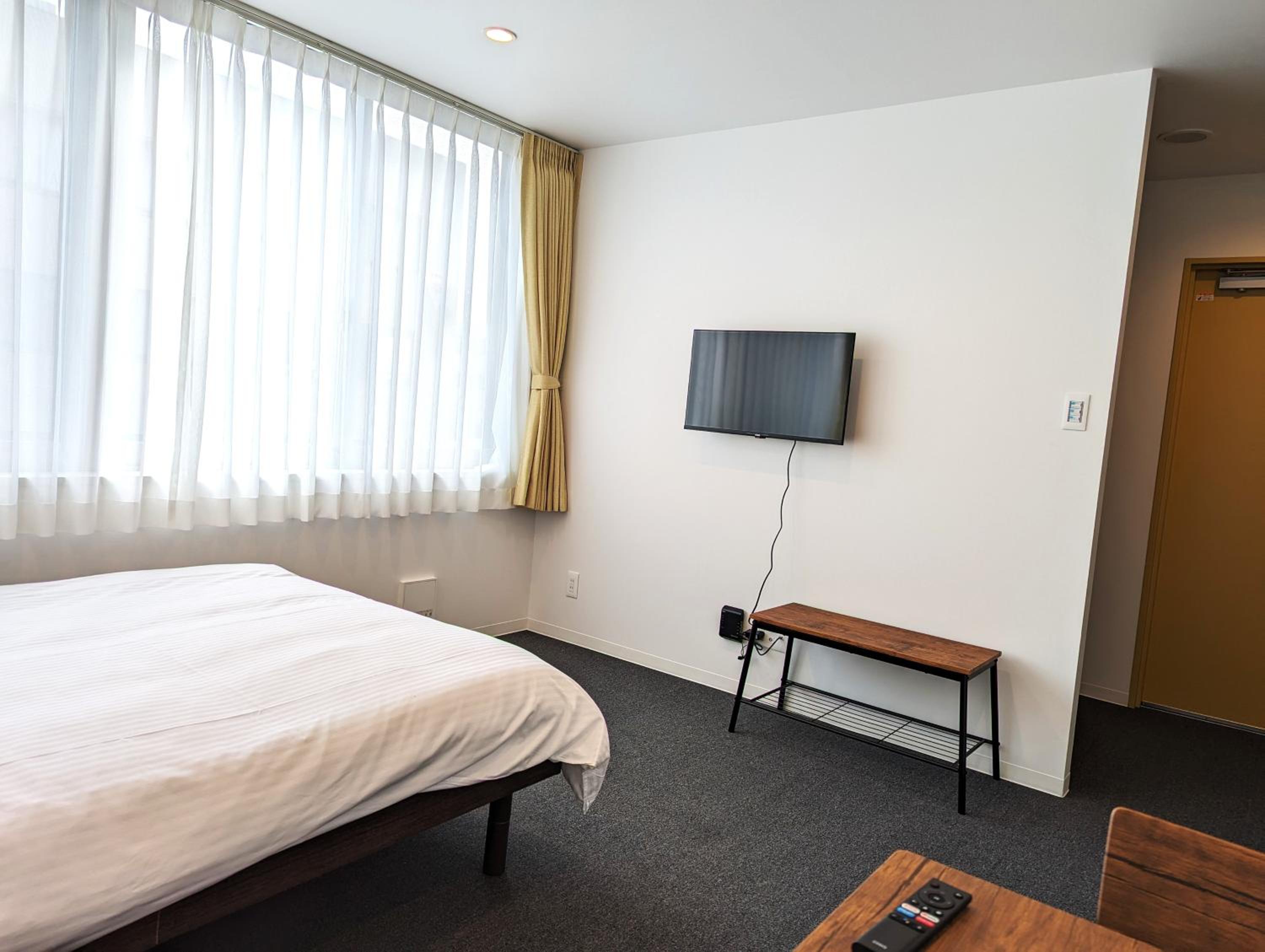 Studio Apartment - Photo 8