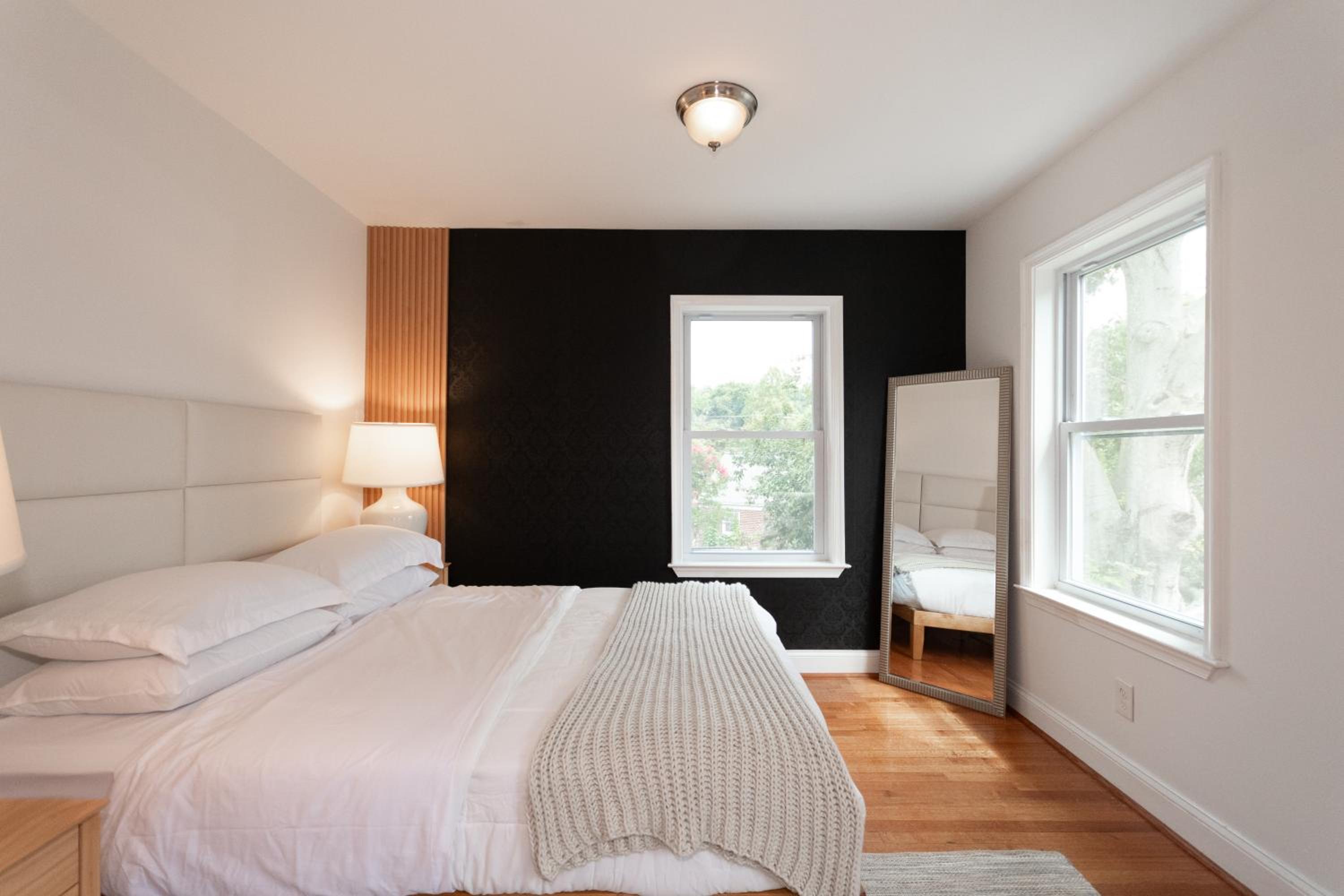 Four-Bedroom House photo 3