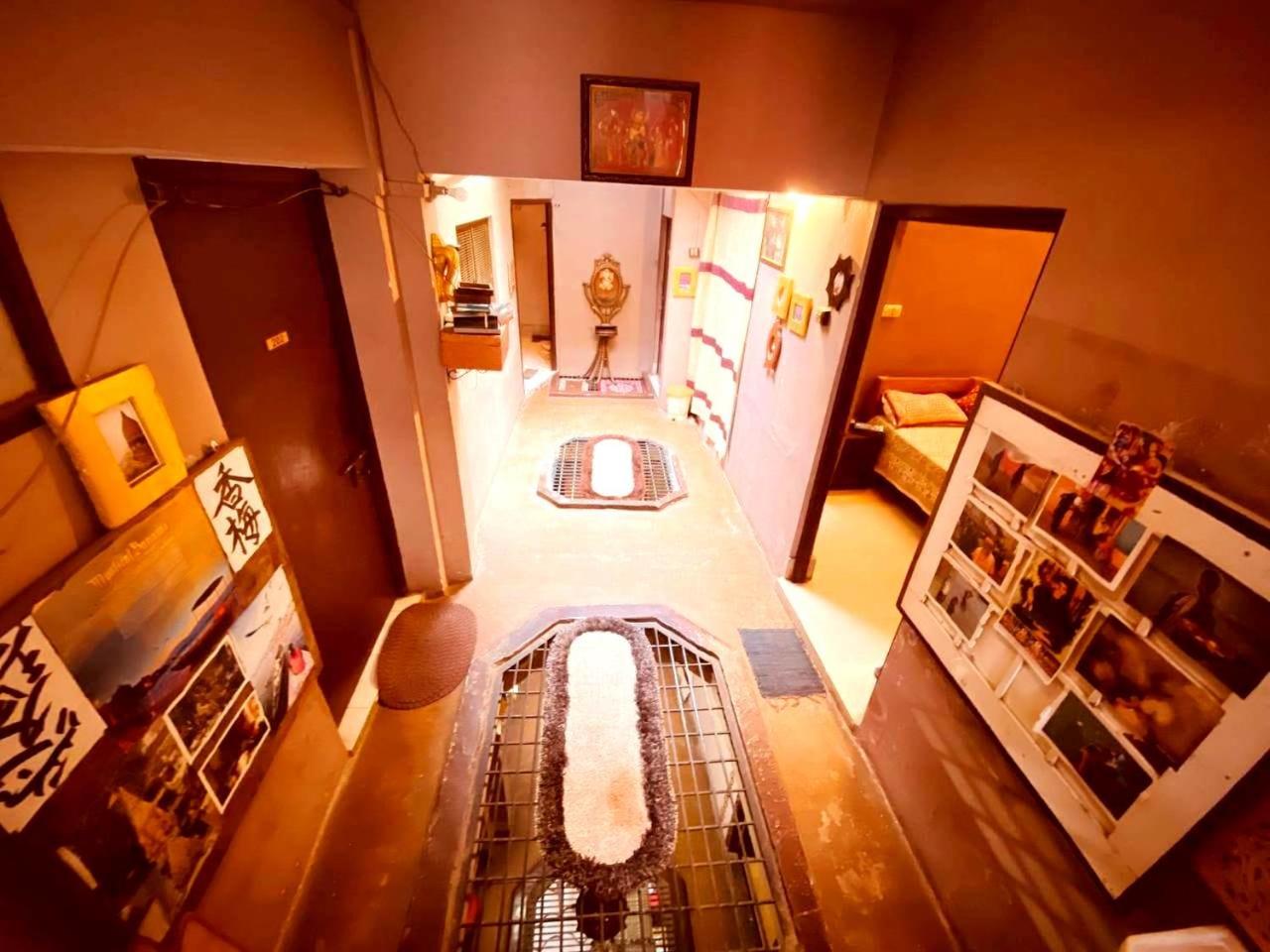 Family Room with Private Bathroom - Photo 3