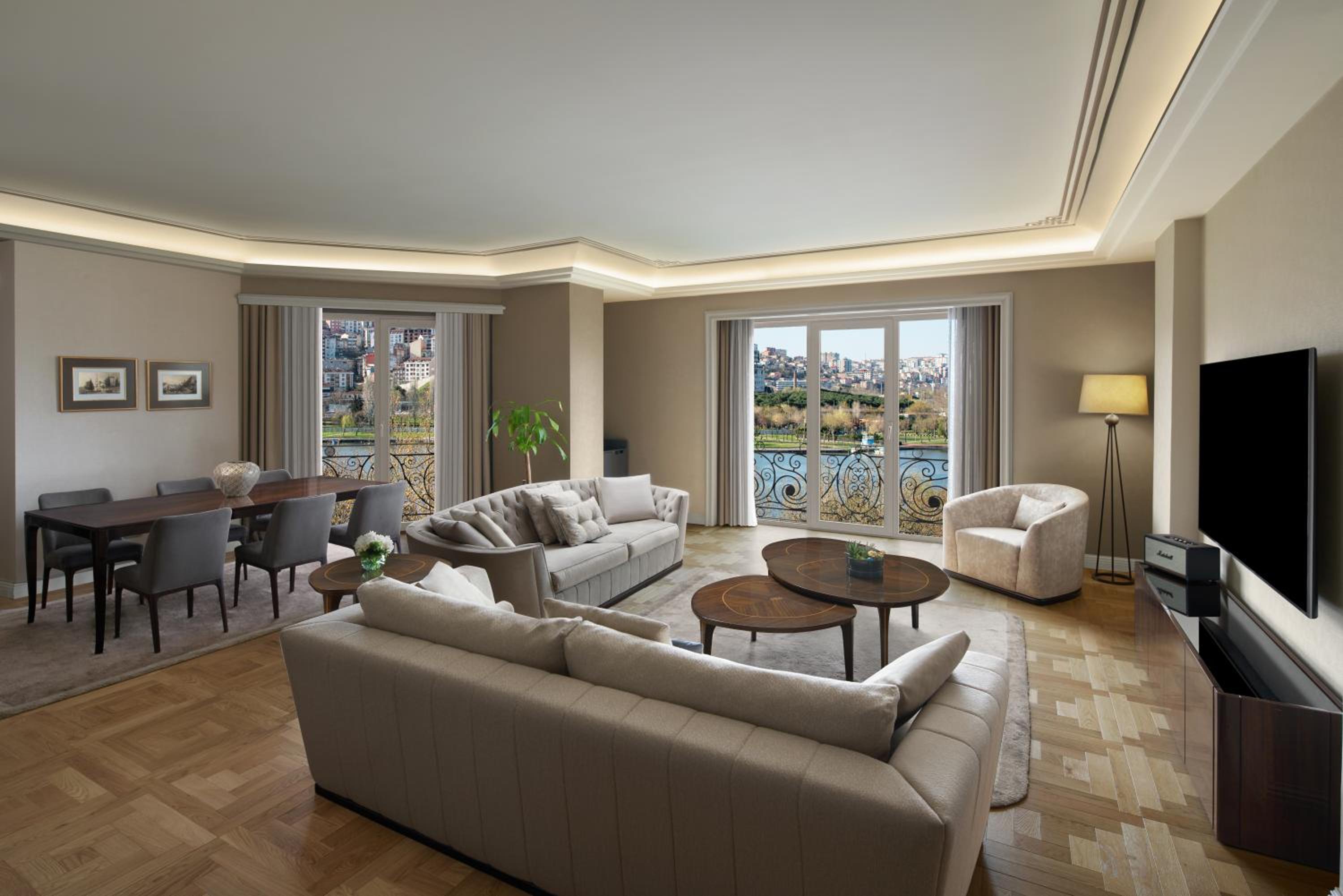 Golden Horn Signature Park Suite