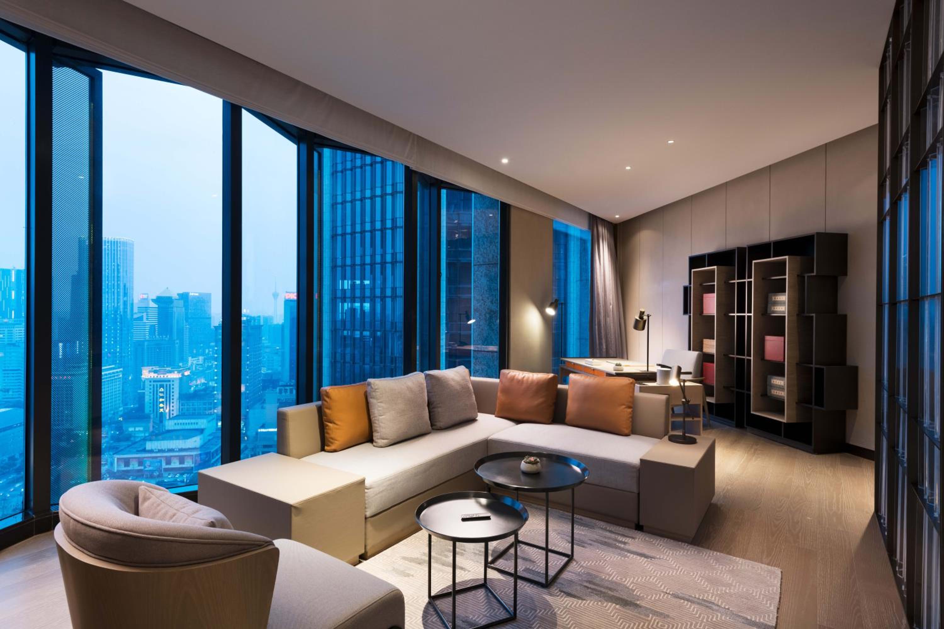 Grand King Suite with Skyline Tianfu Square View