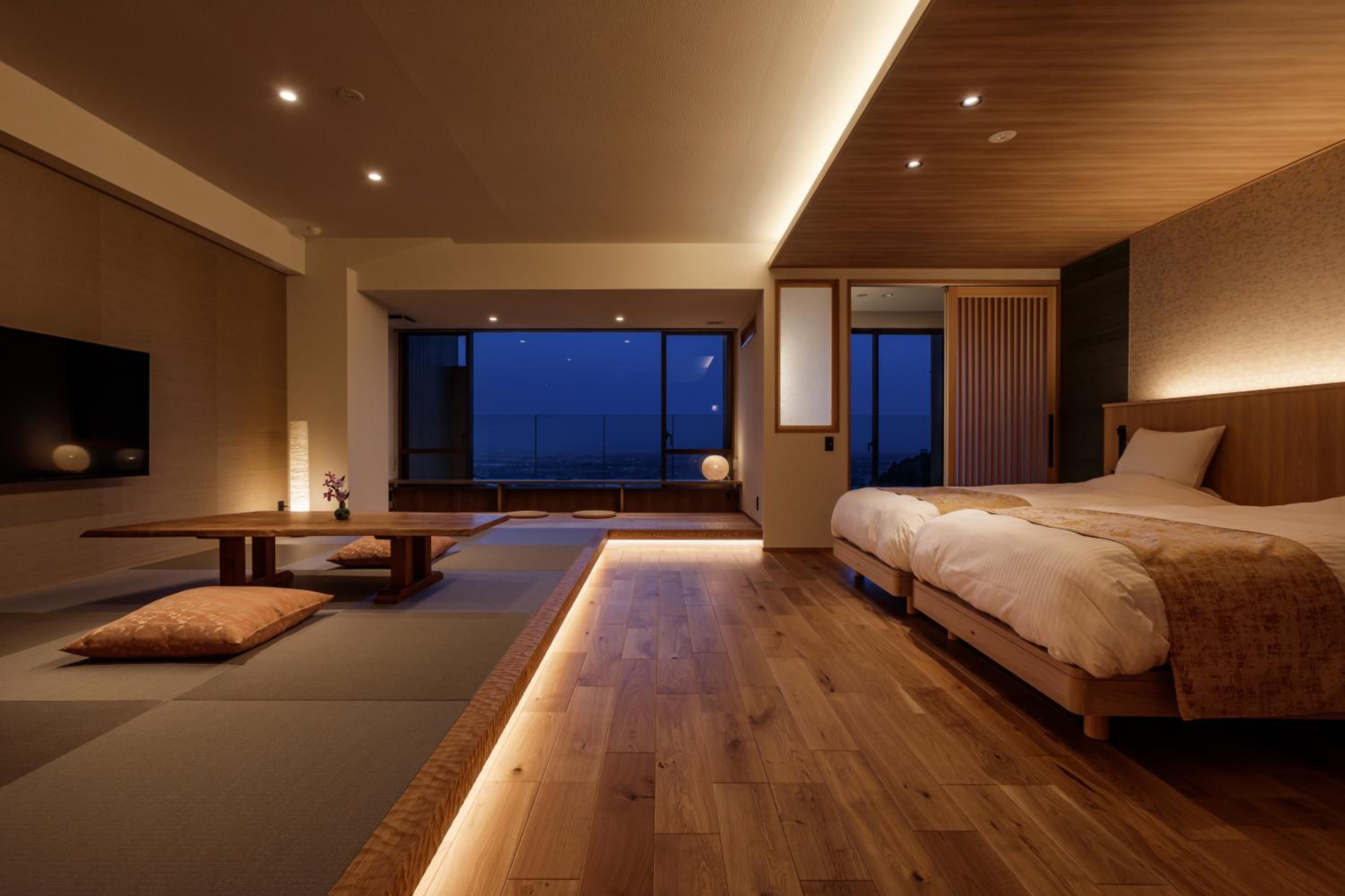 Suite with City View photo 3