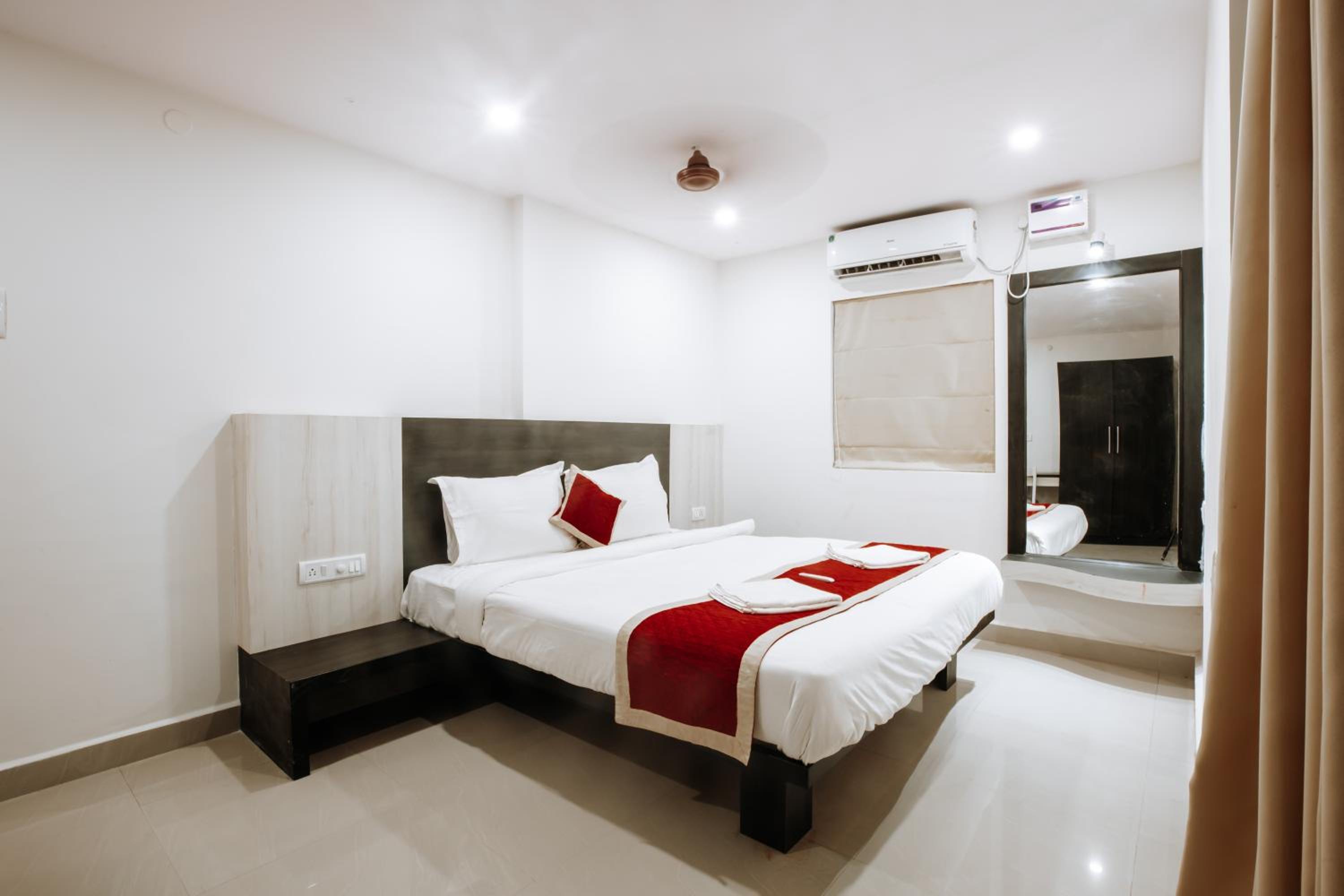 Suite with Balcony - Photo 1