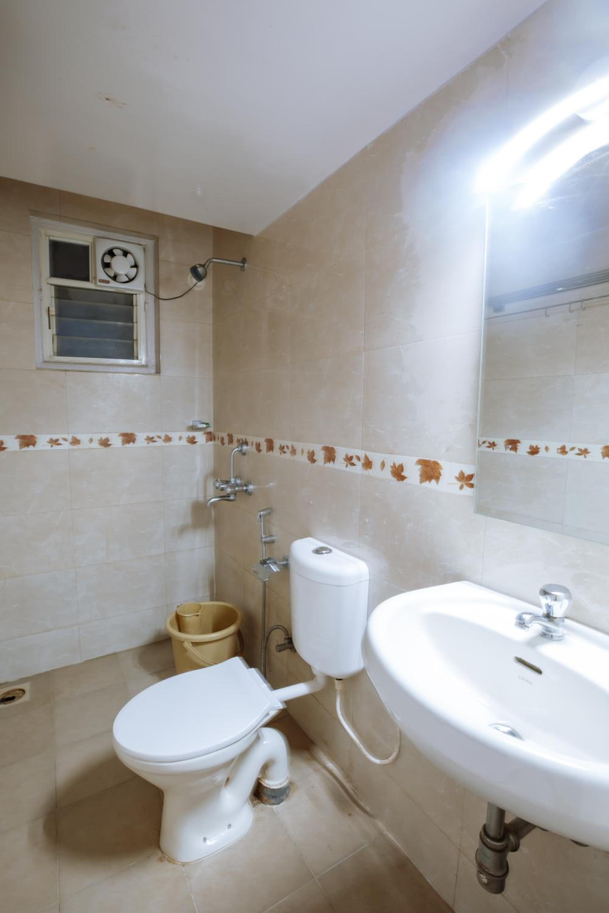 Suite with Balcony - Photo 2