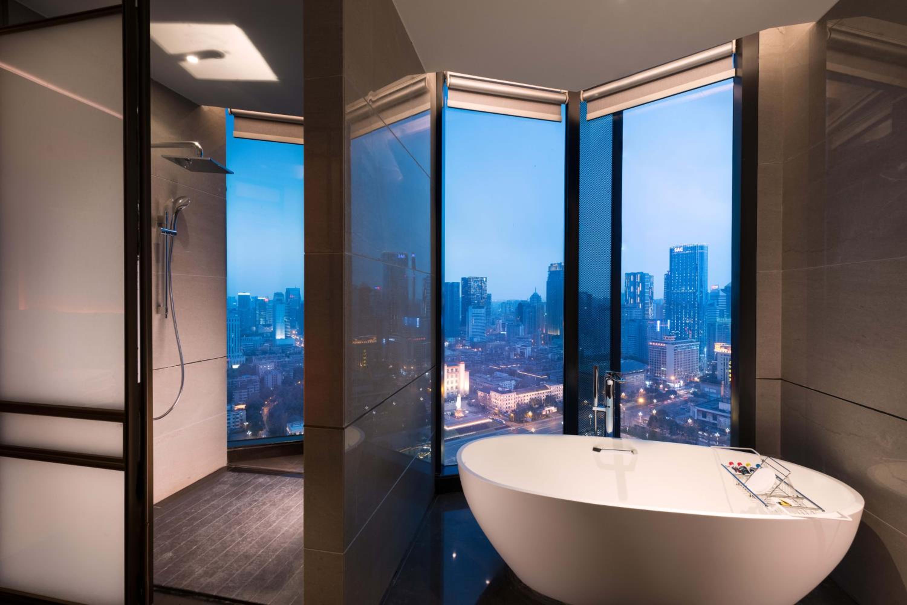 Grand King Suite with Skyline Tianfu Square View
