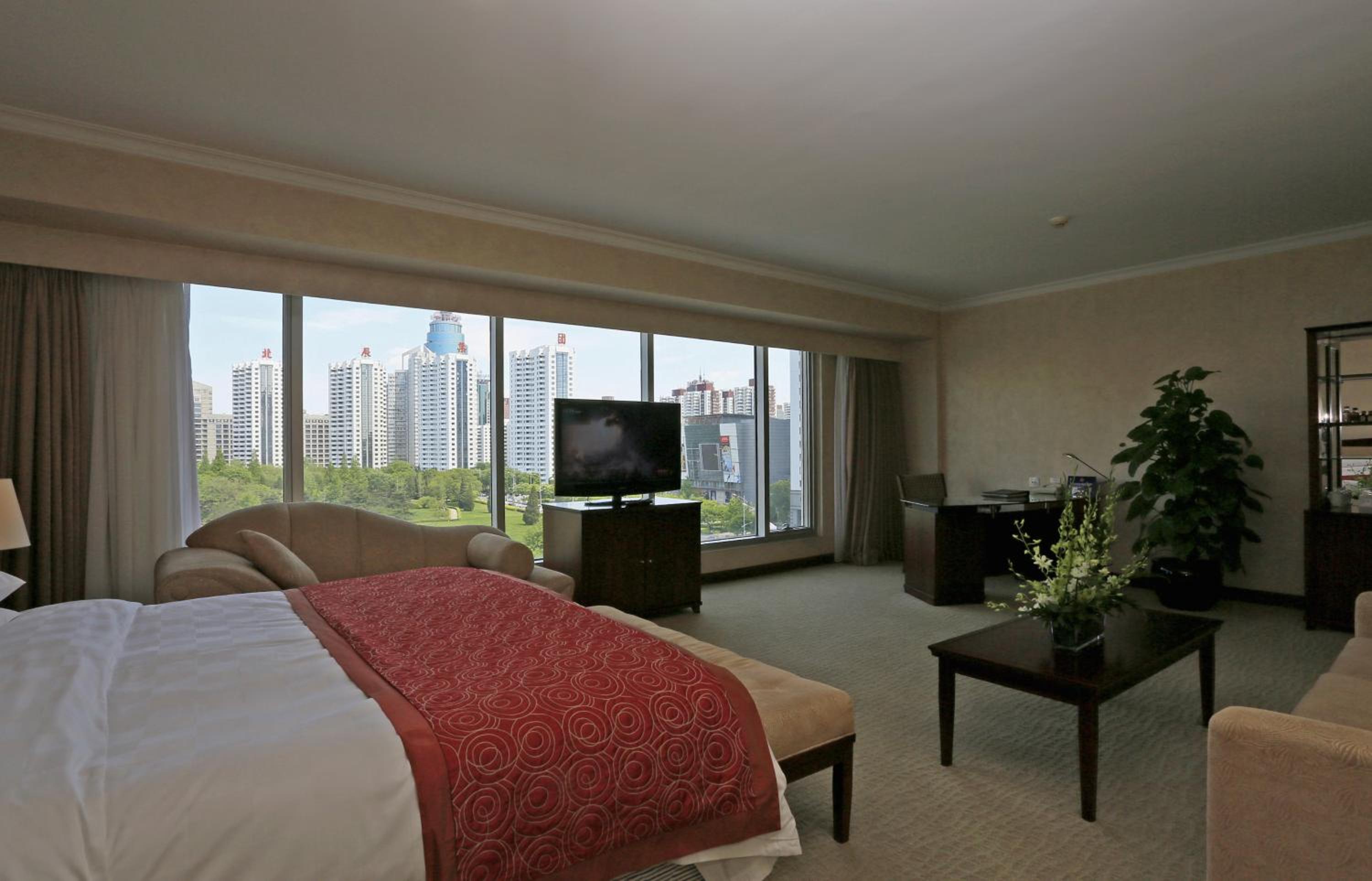 Deluxe Double Room with Park View - Photo 4