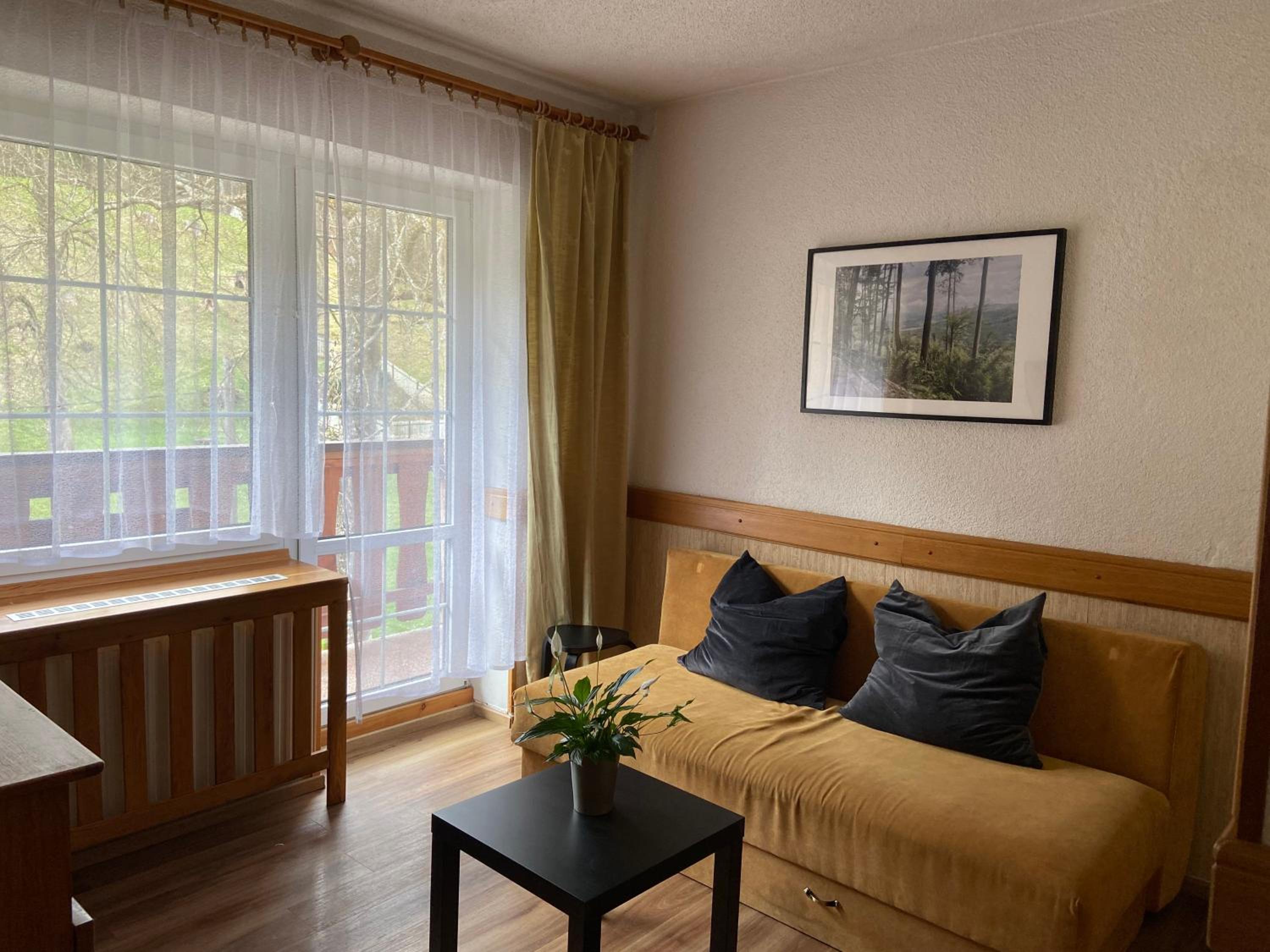 Apartment with Balcony - Photo 5