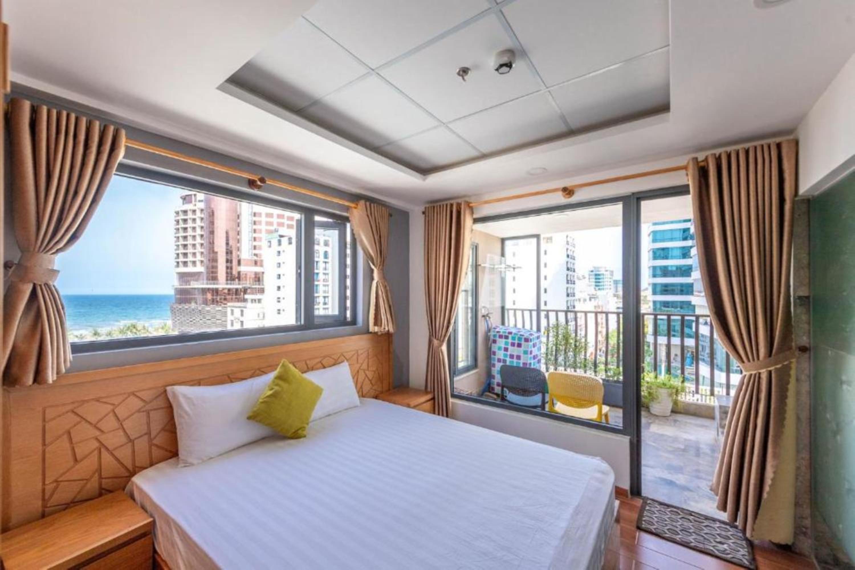 Senior Apartment with Sea View - Photo 1