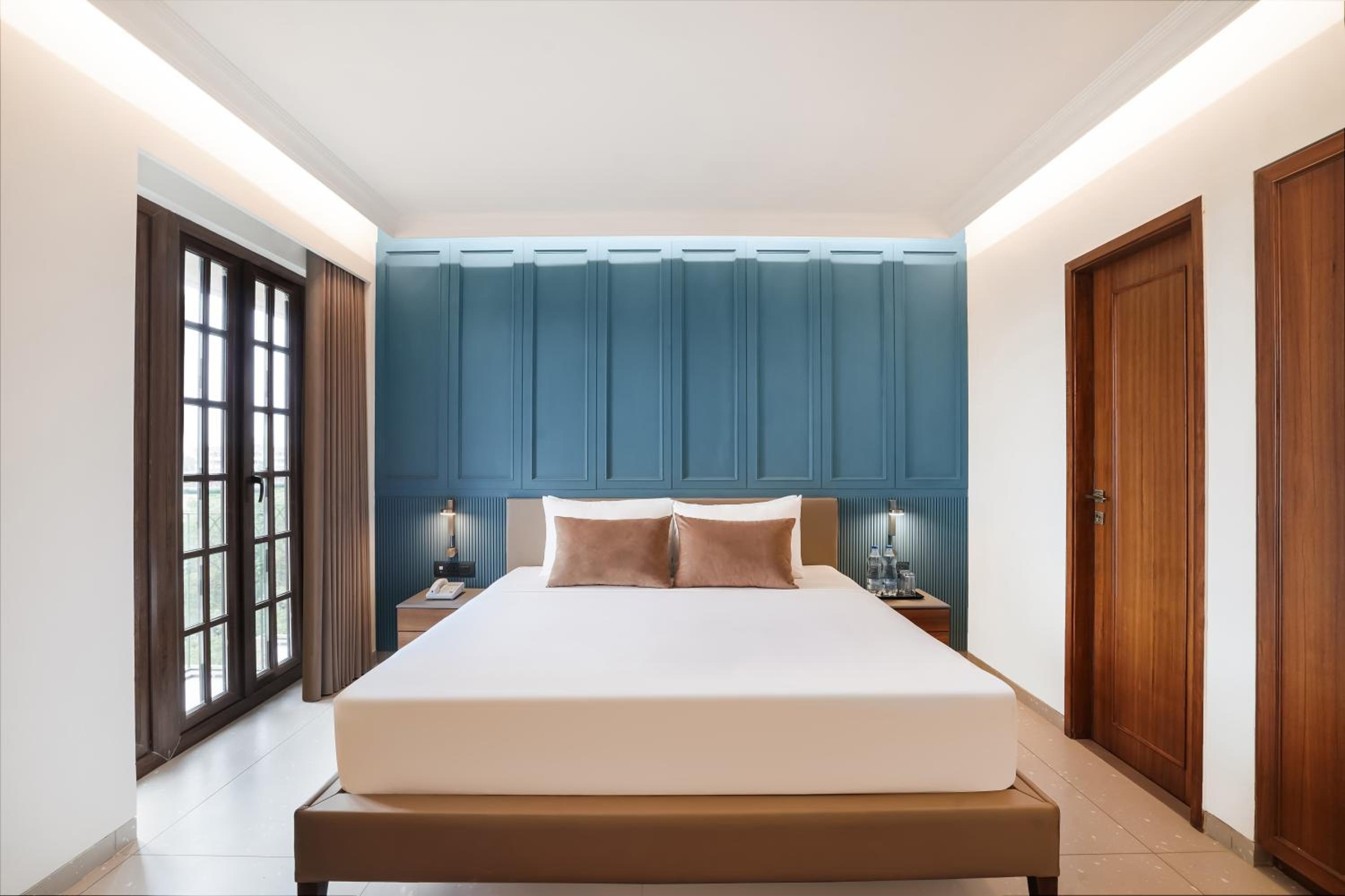 Deluxe King Room - Non-Smoking (Room Upgrade, subject to availability)