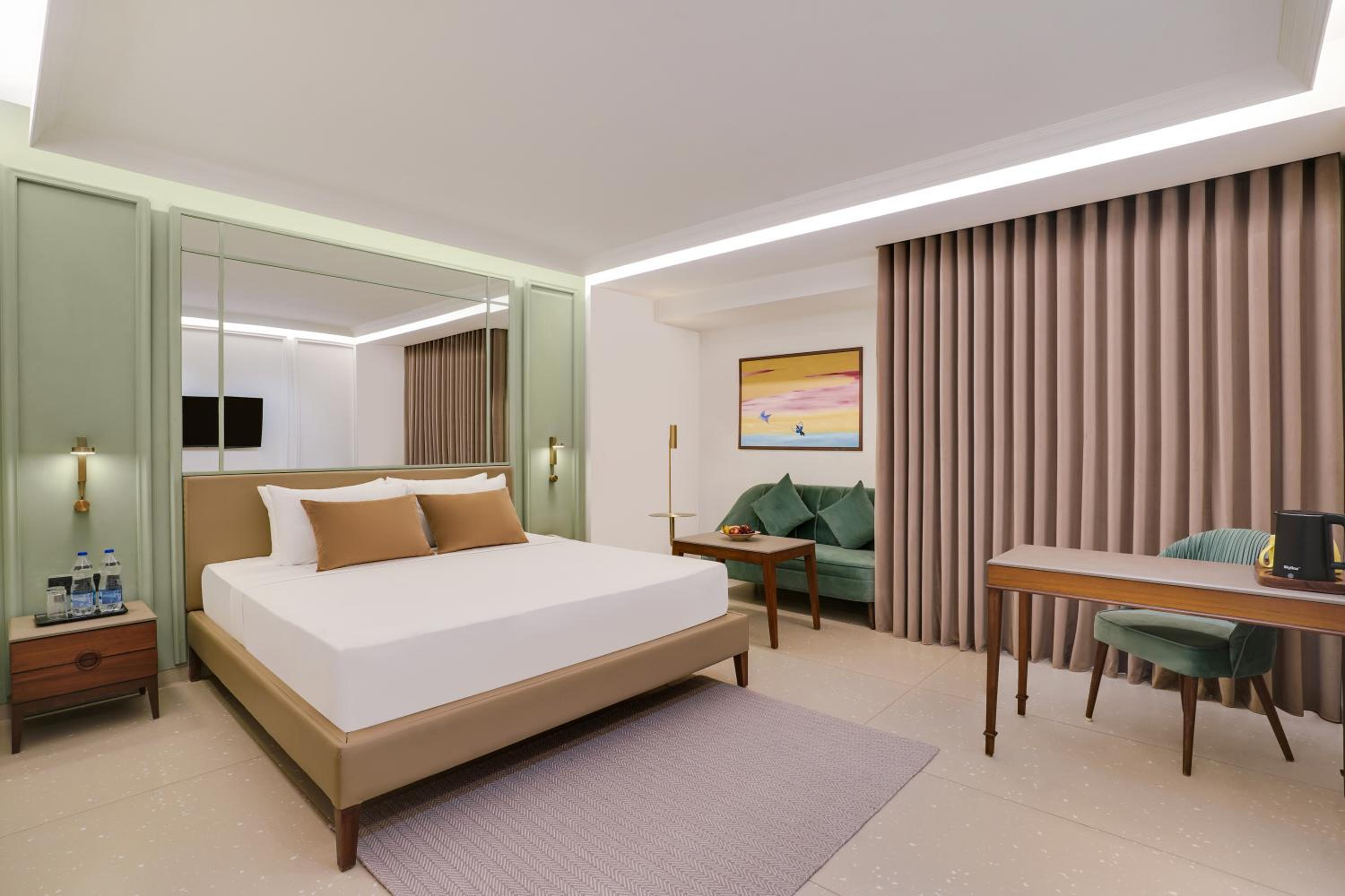 Executive Room (Complimentary Welcome Drink on arrival and 15% Off on Laundry service) - Photo 2