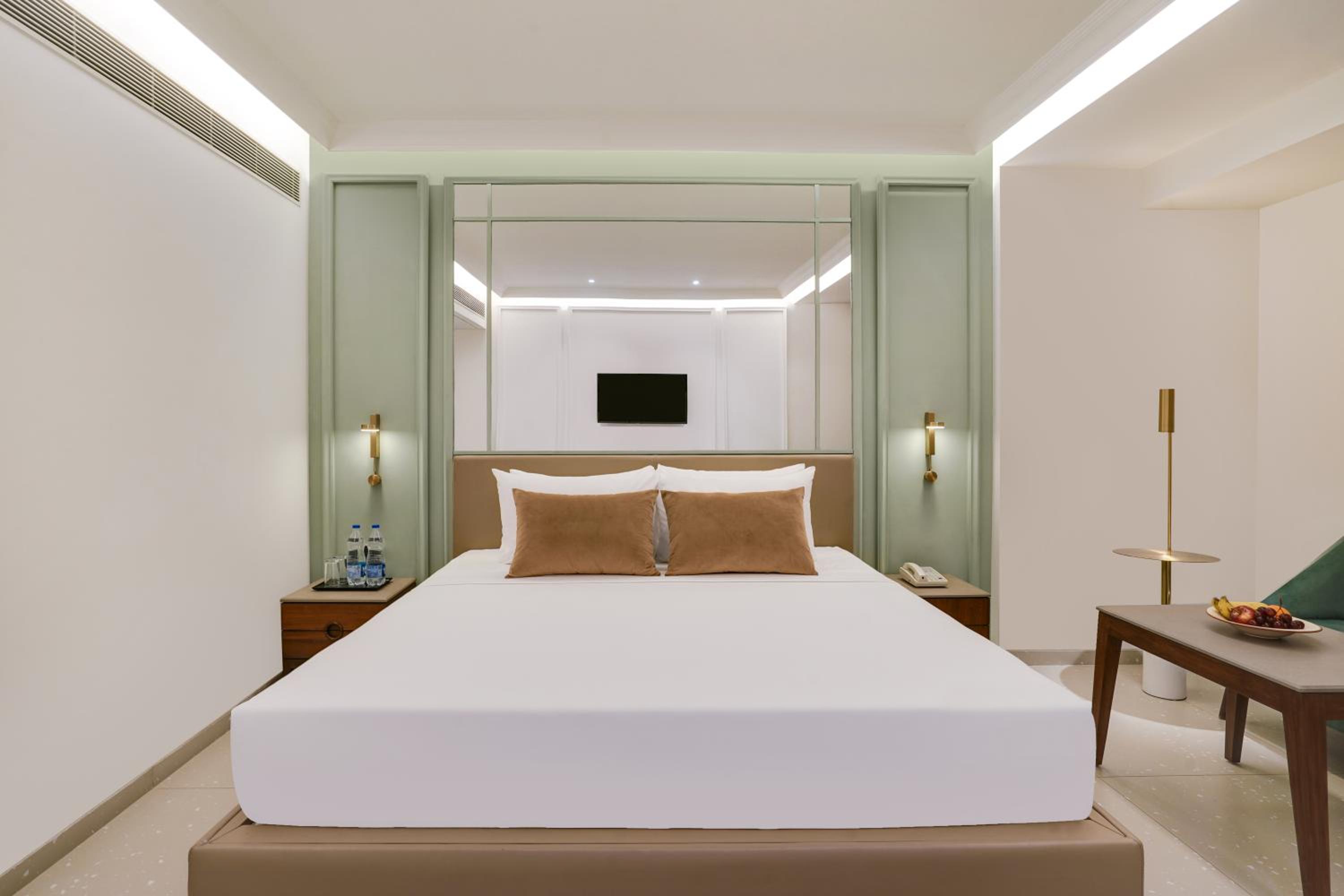 Executive Room (Complimentary Welcome Drink on arrival and 15% Off on Laundry service) - Photo 3