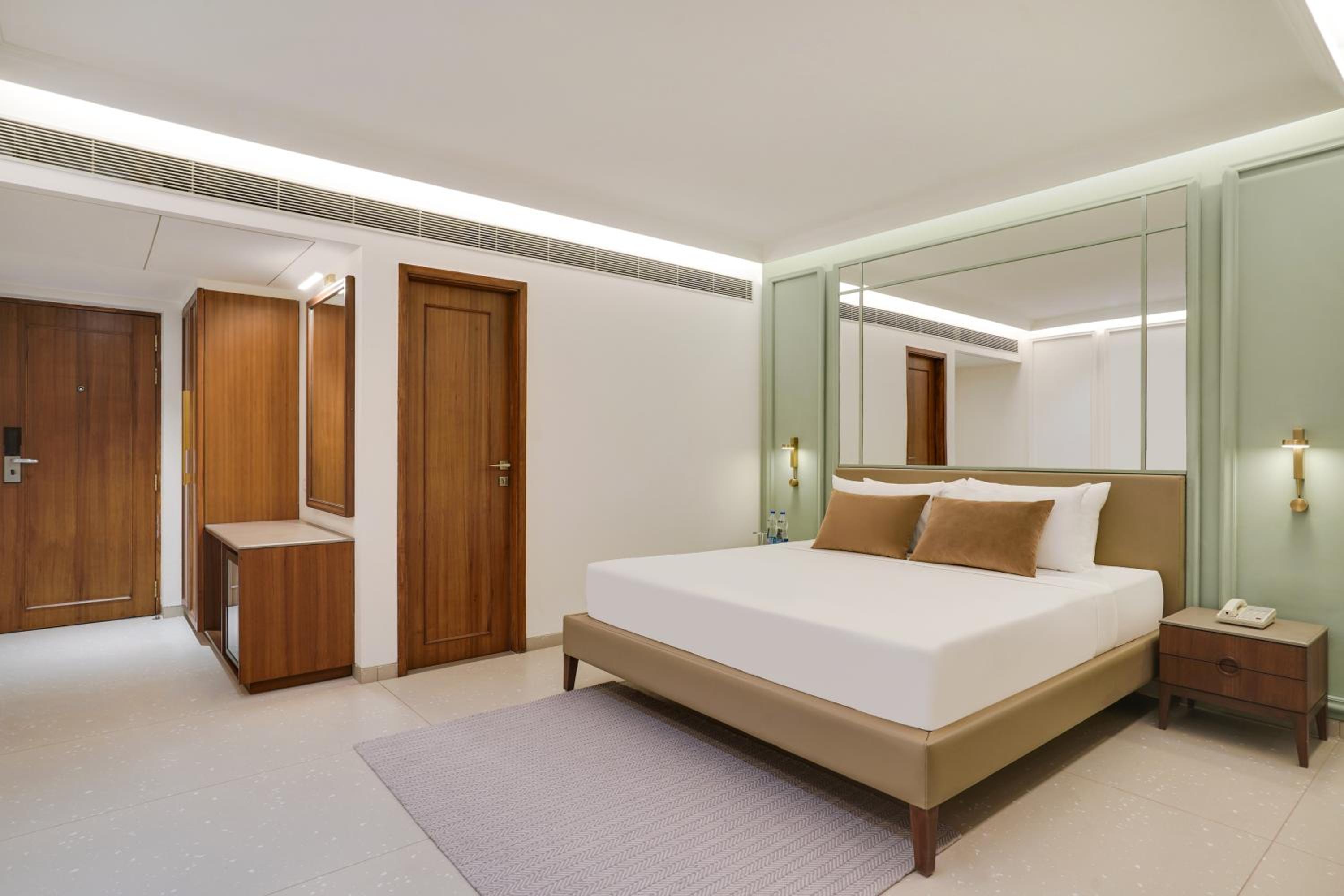 Executive Room (Complimentary Welcome Drink on arrival and 15% Off on Laundry service) - Photo 7
