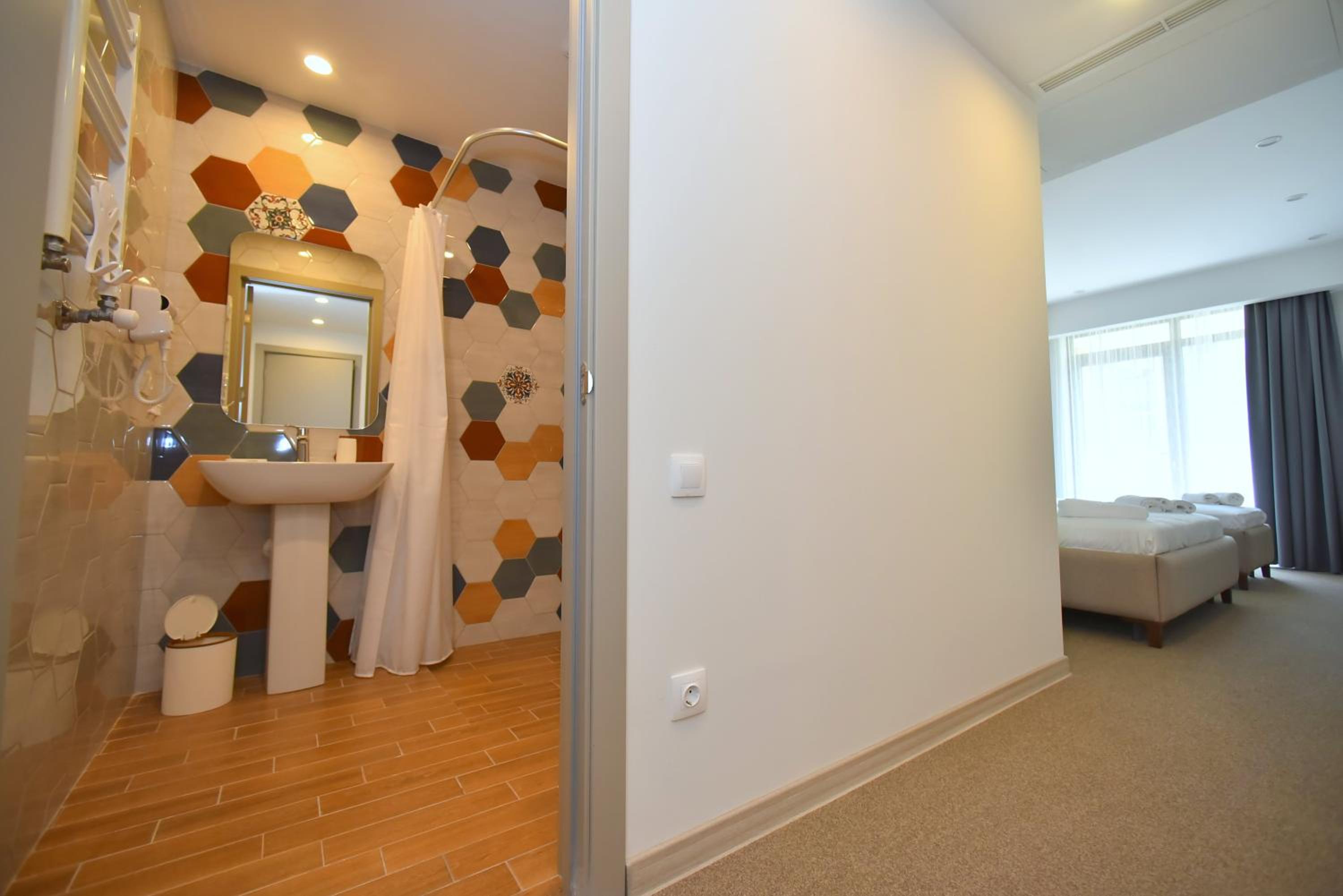 Deluxe Double Room with Balcony photo 2
