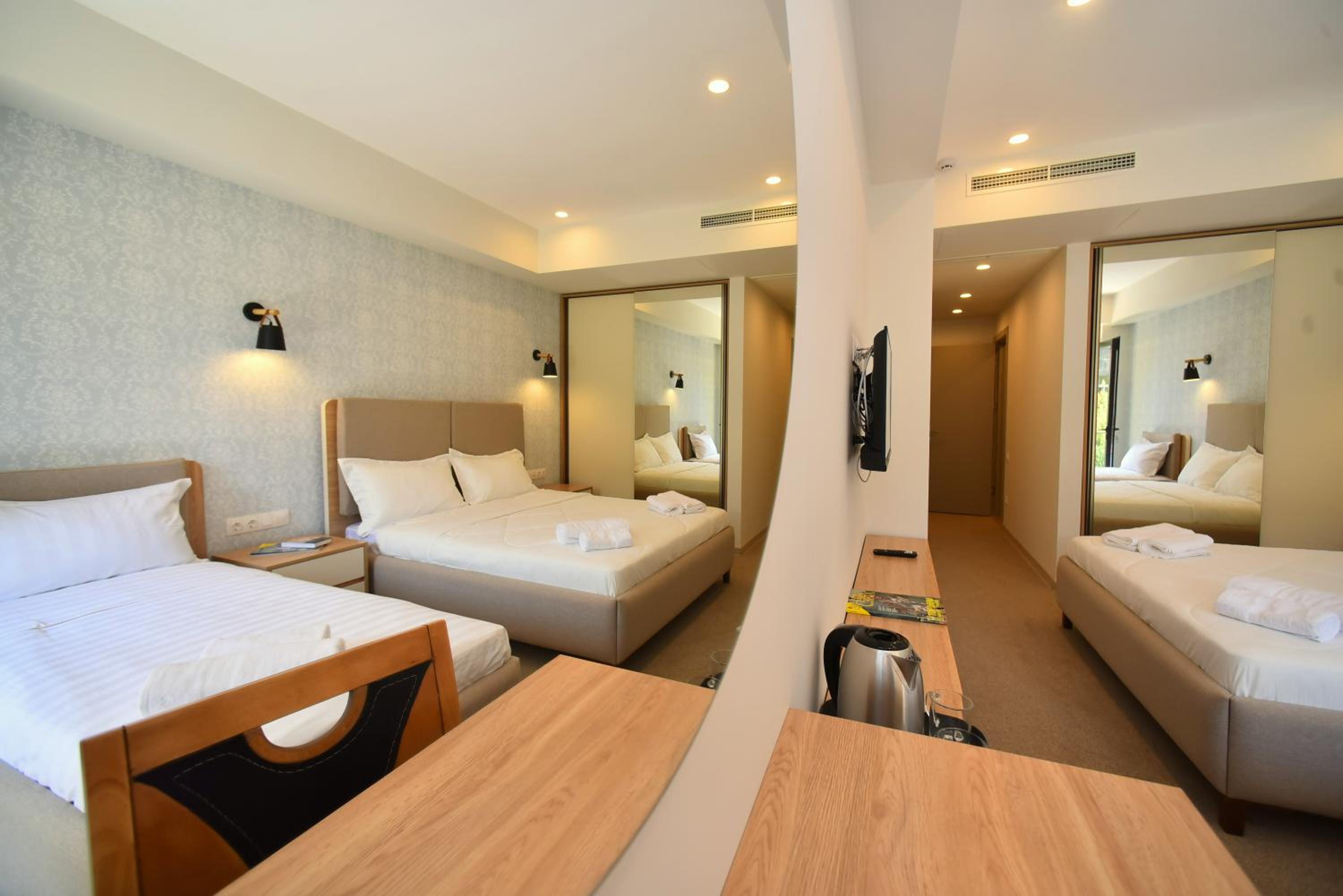 Deluxe Triple Room photo 1