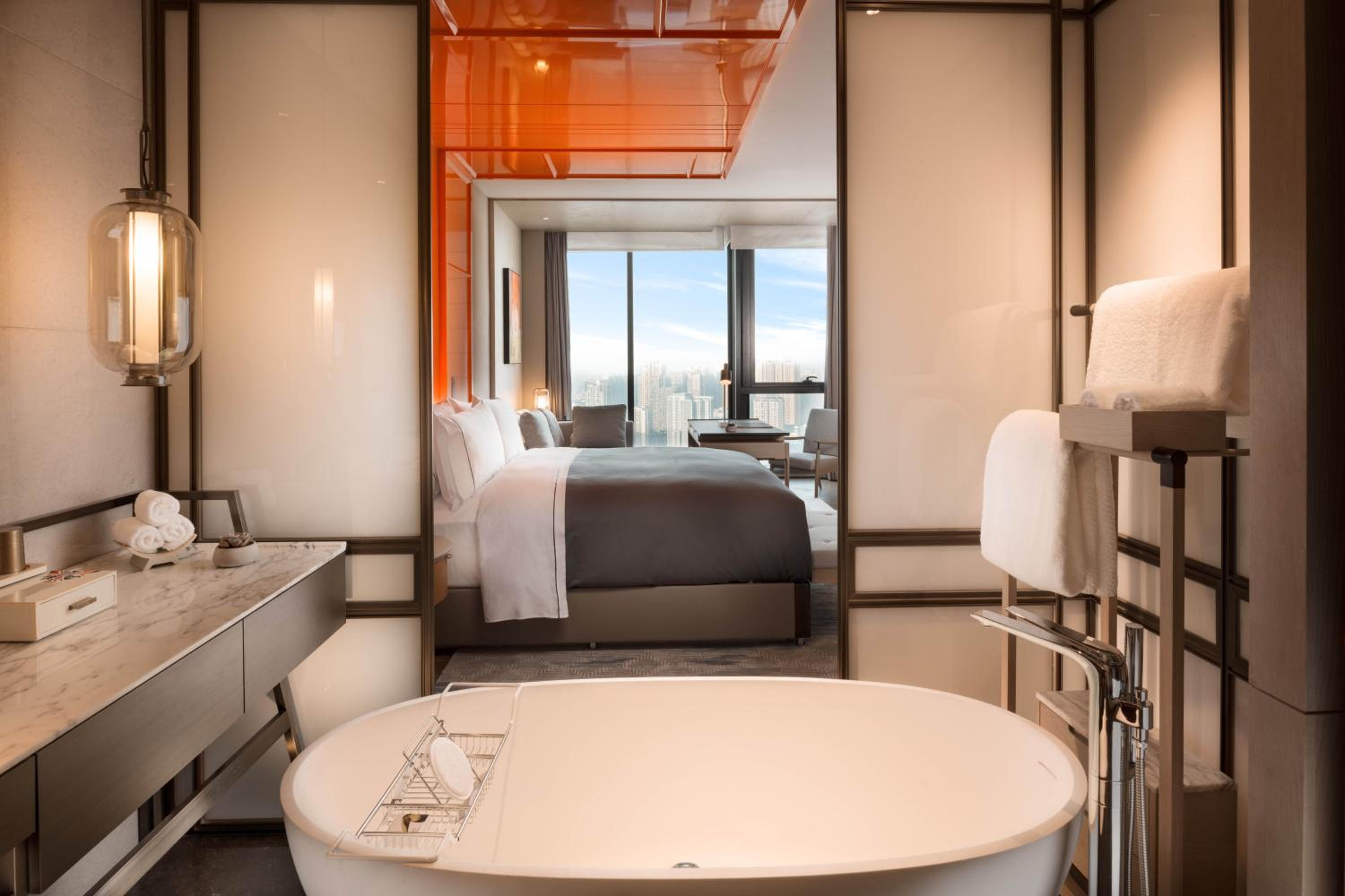 King Room with Skyline View  - Photo 7