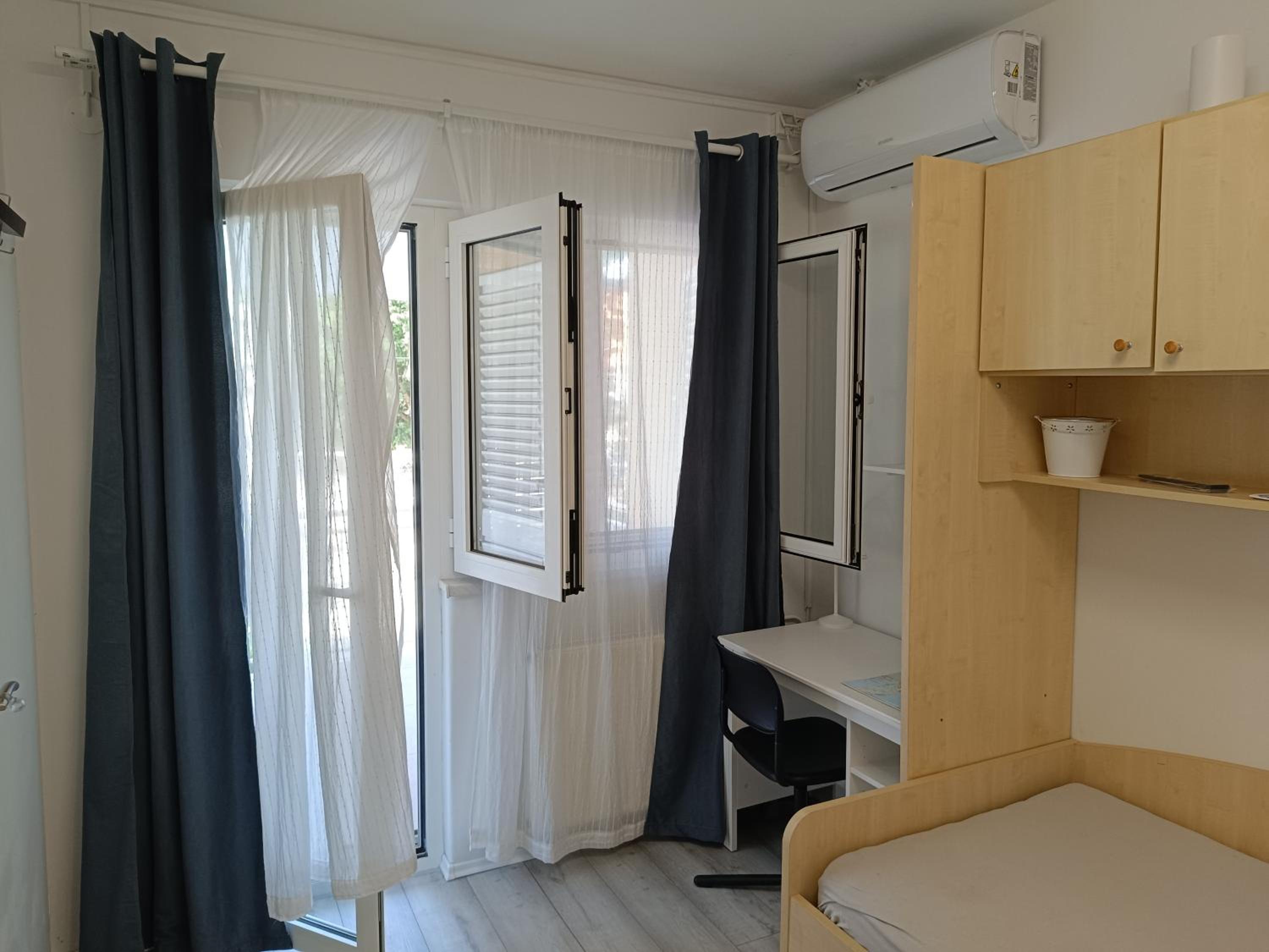 Deluxe Single Room with Balcony photo 1