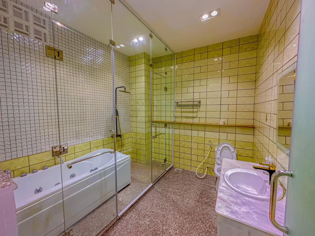 Quadruple Room With Bath photo 3