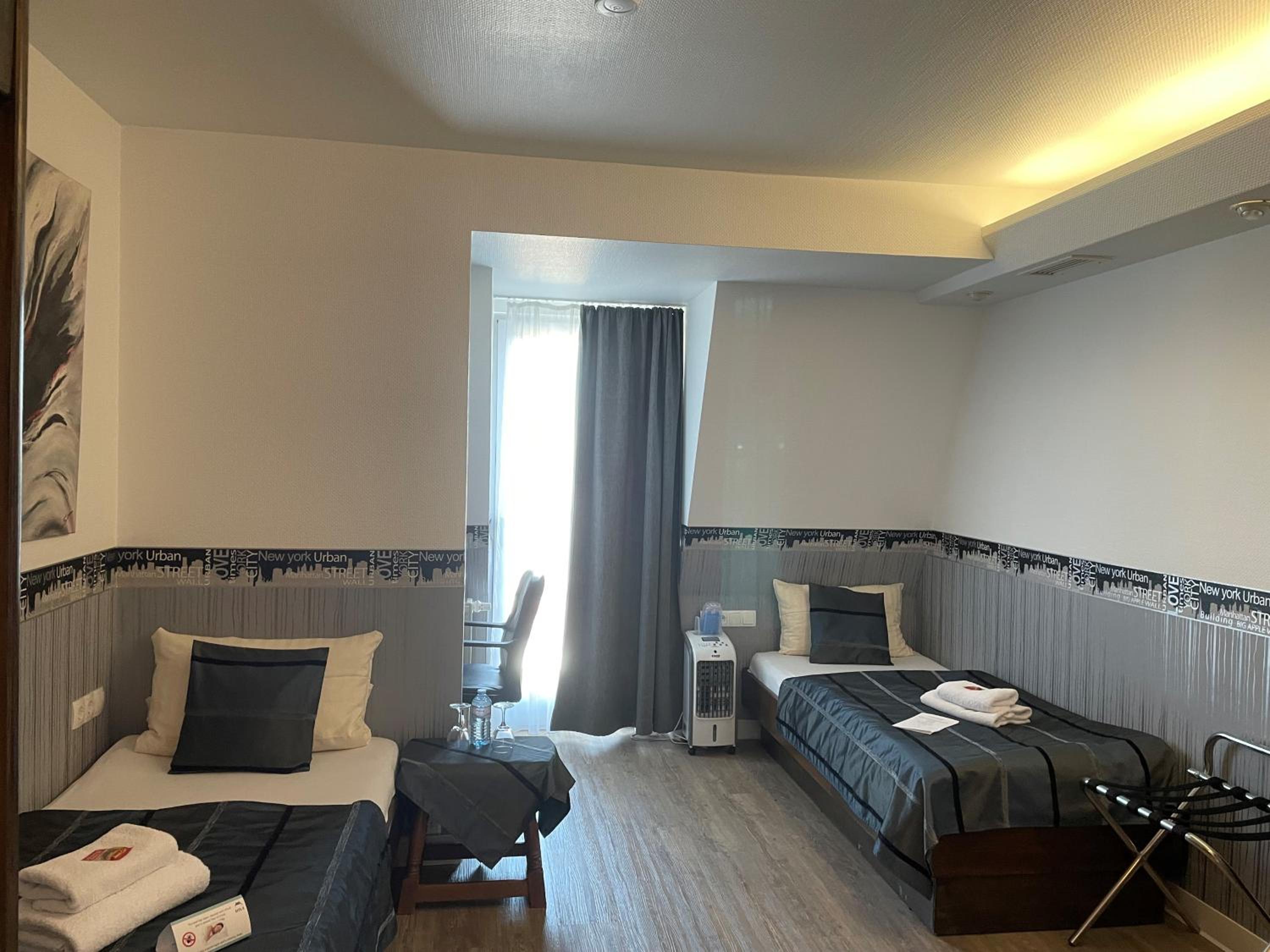 Twin Room with Garden View photo 3