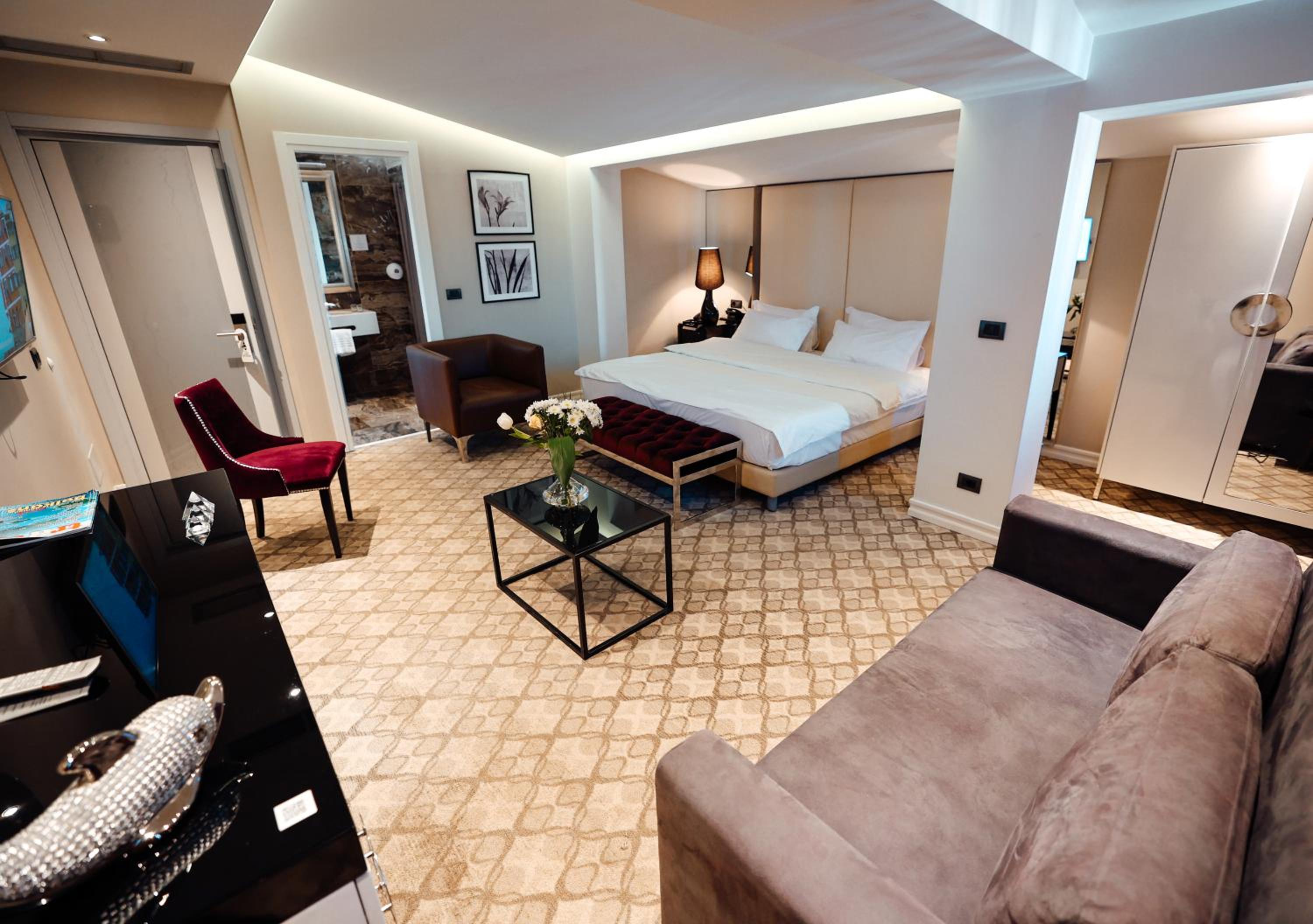Superior Double or Twin Room photo 3