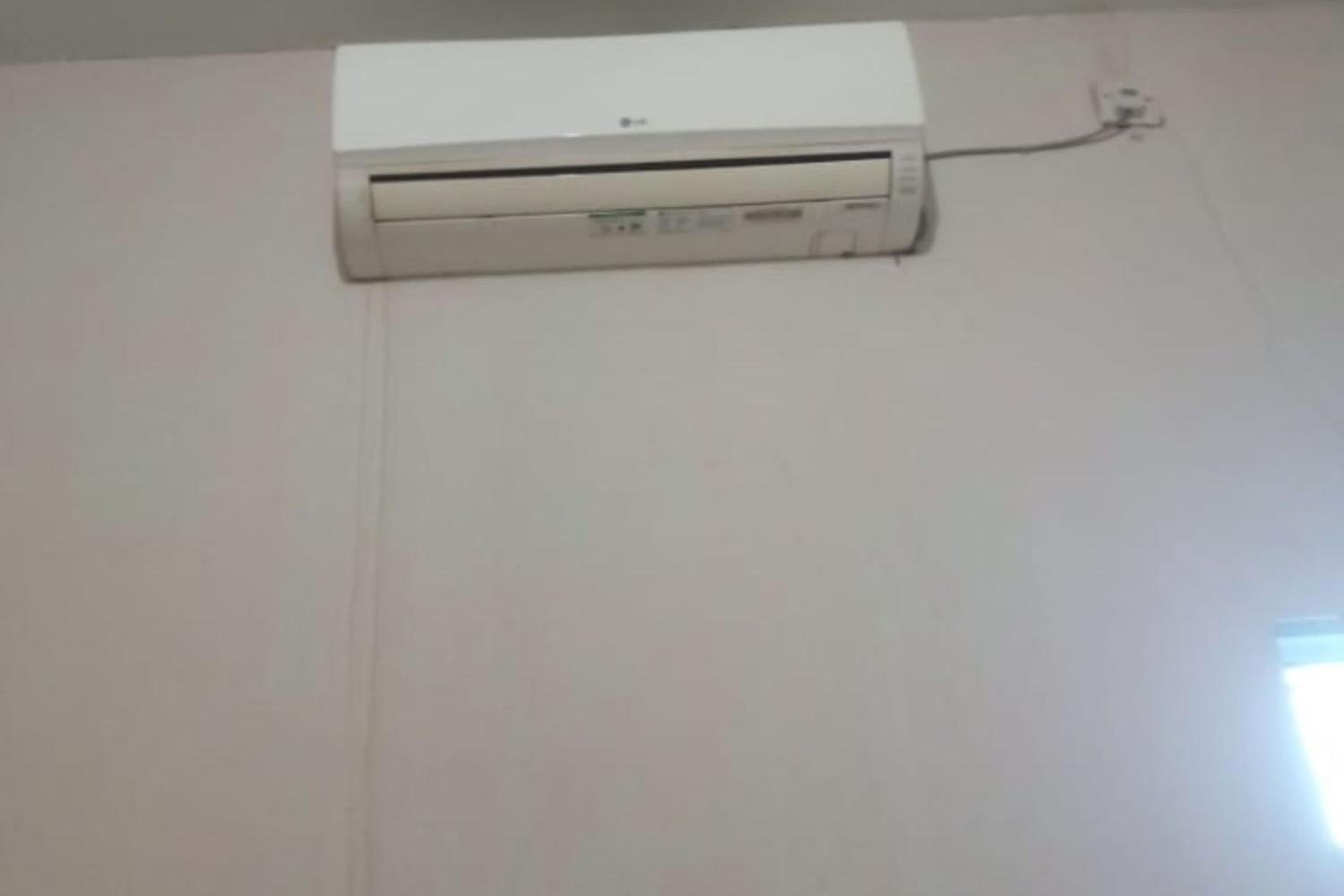 Standard Twin Room - Photo 8