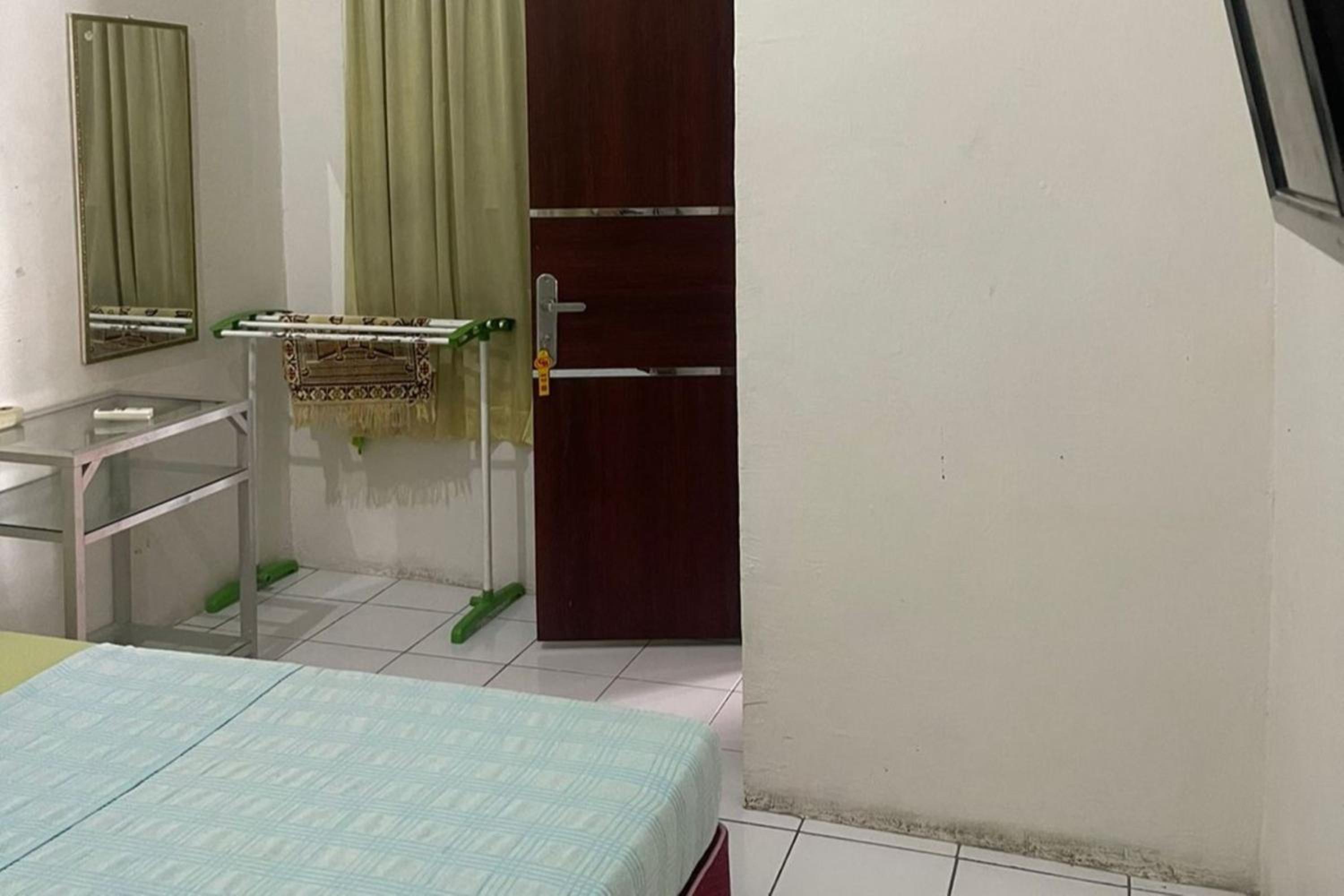Standard Twin Room - Photo 3