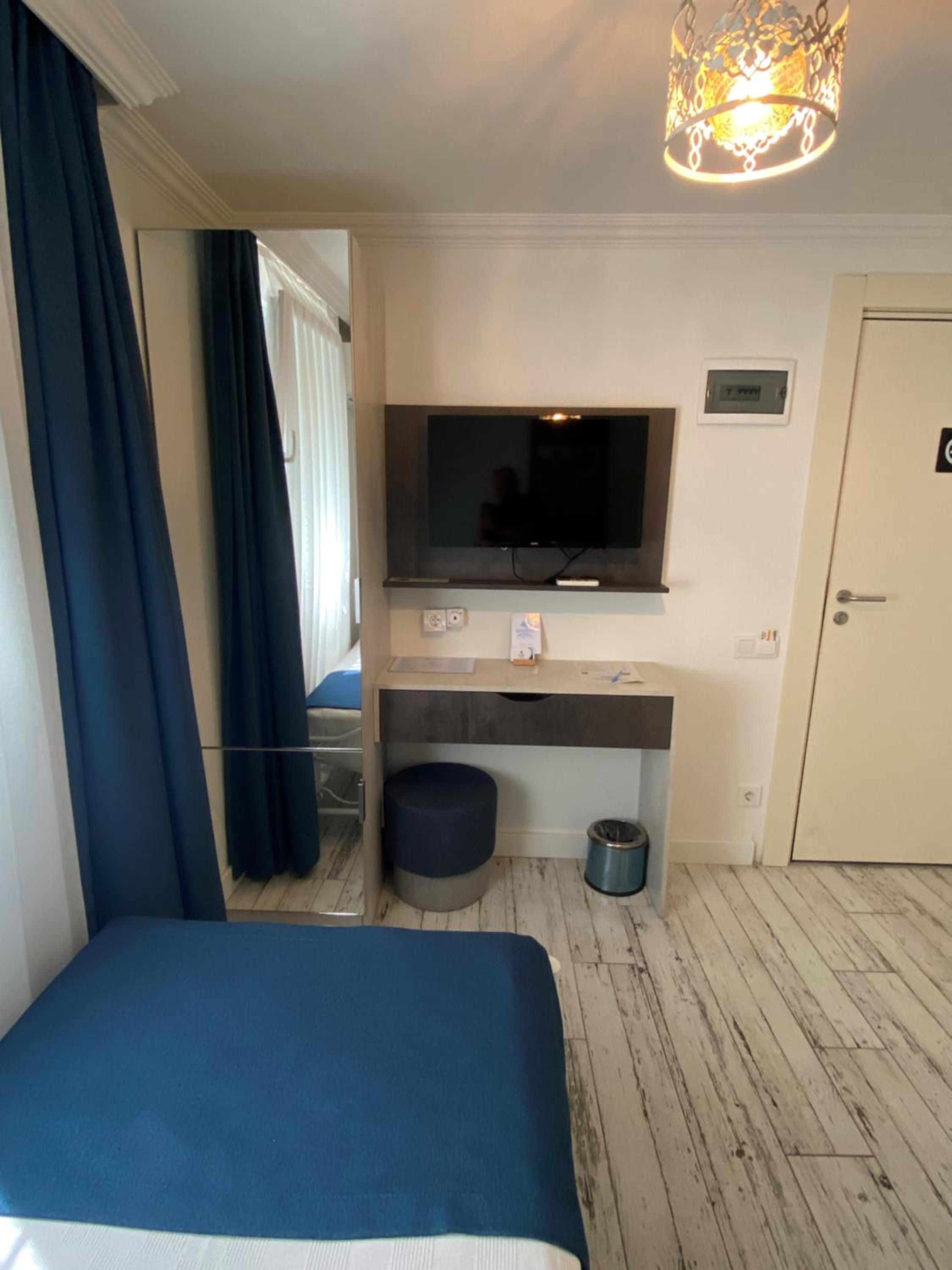 Standard Twin Room - Photo 1