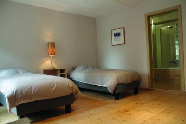 Deluxe Double Room (2 Adults + 1 Child) photo 1