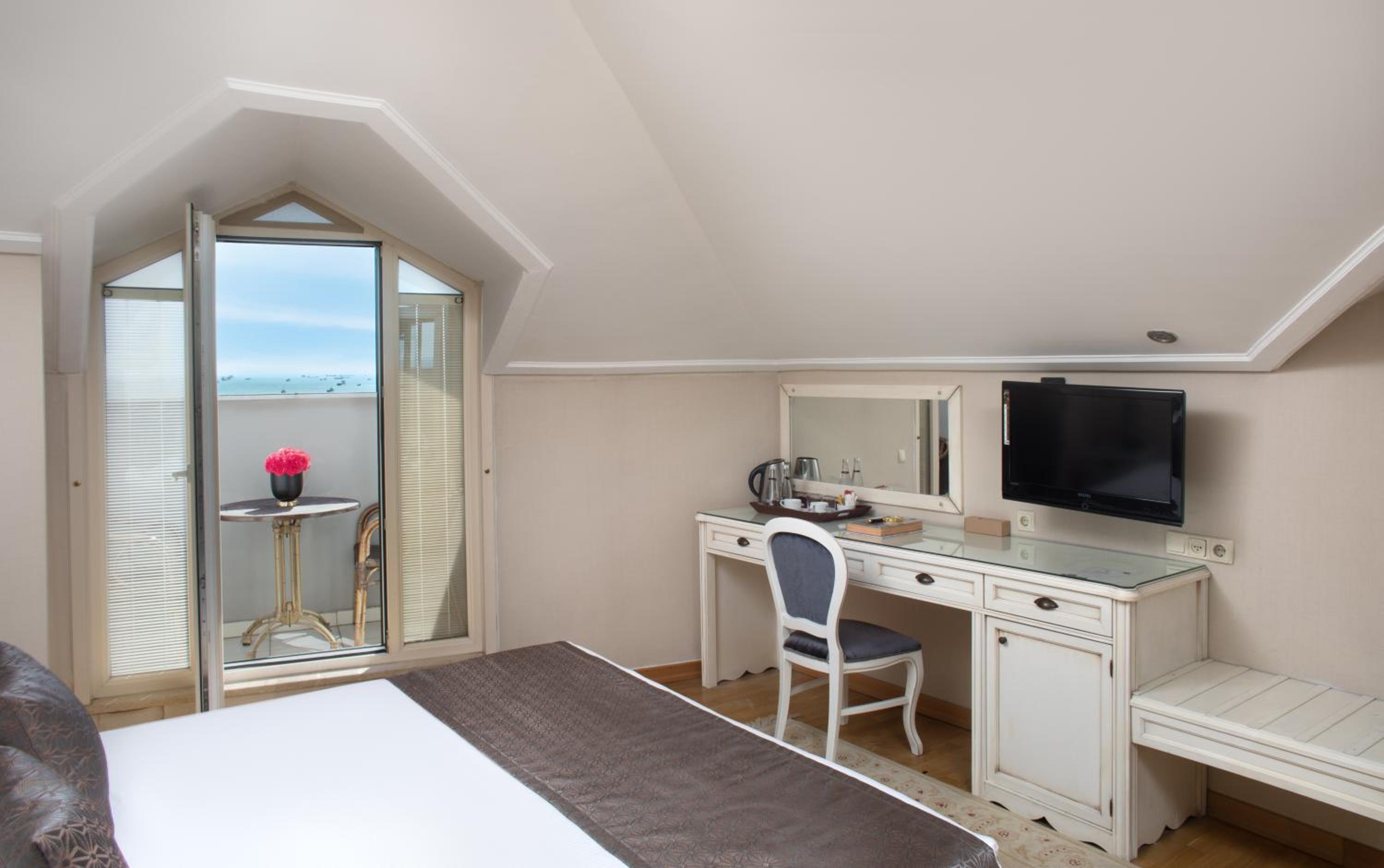 Deluxe Double Room photo 3