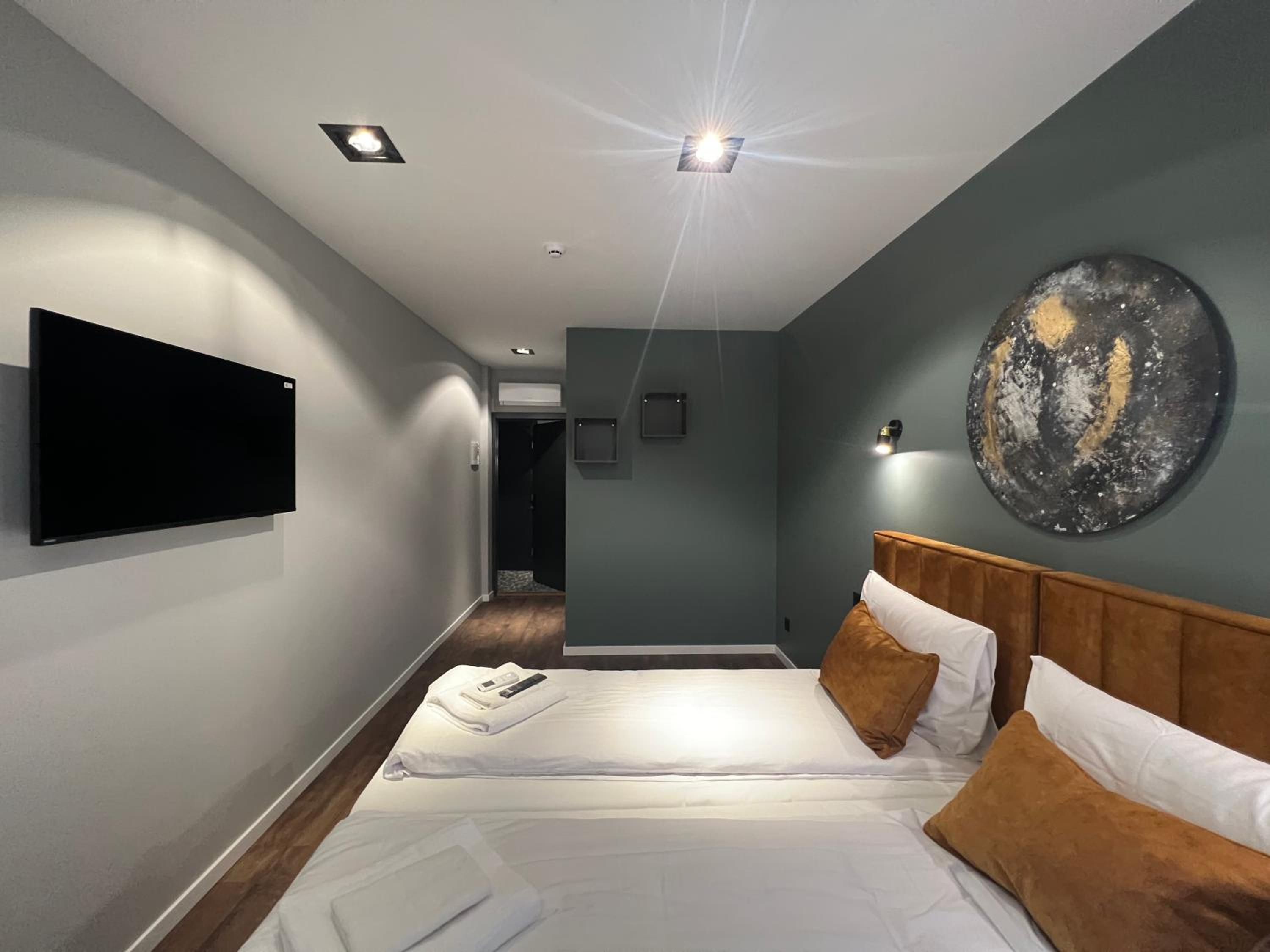 Double or Twin Room - Photo 15