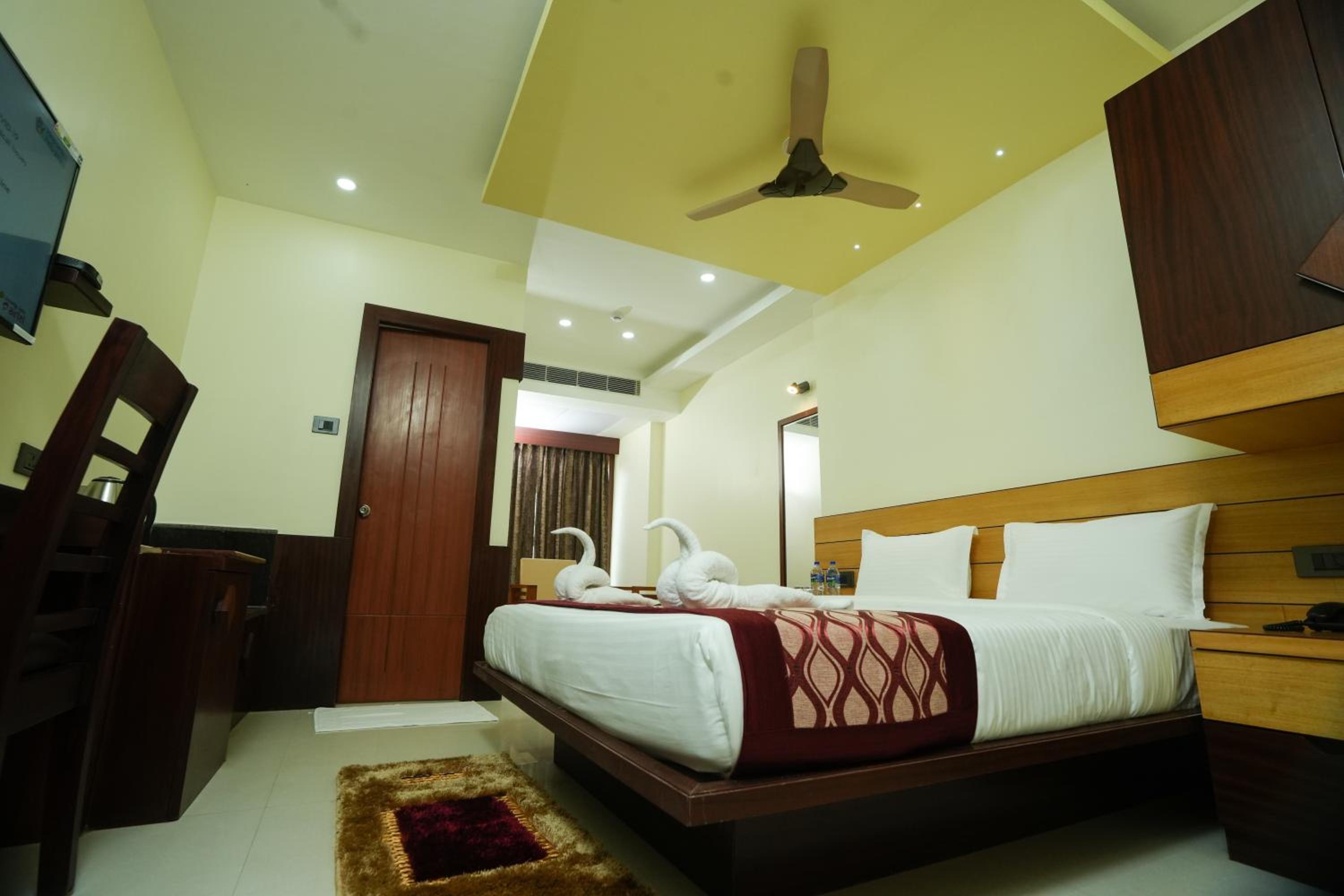 Executive Room - Photo 6