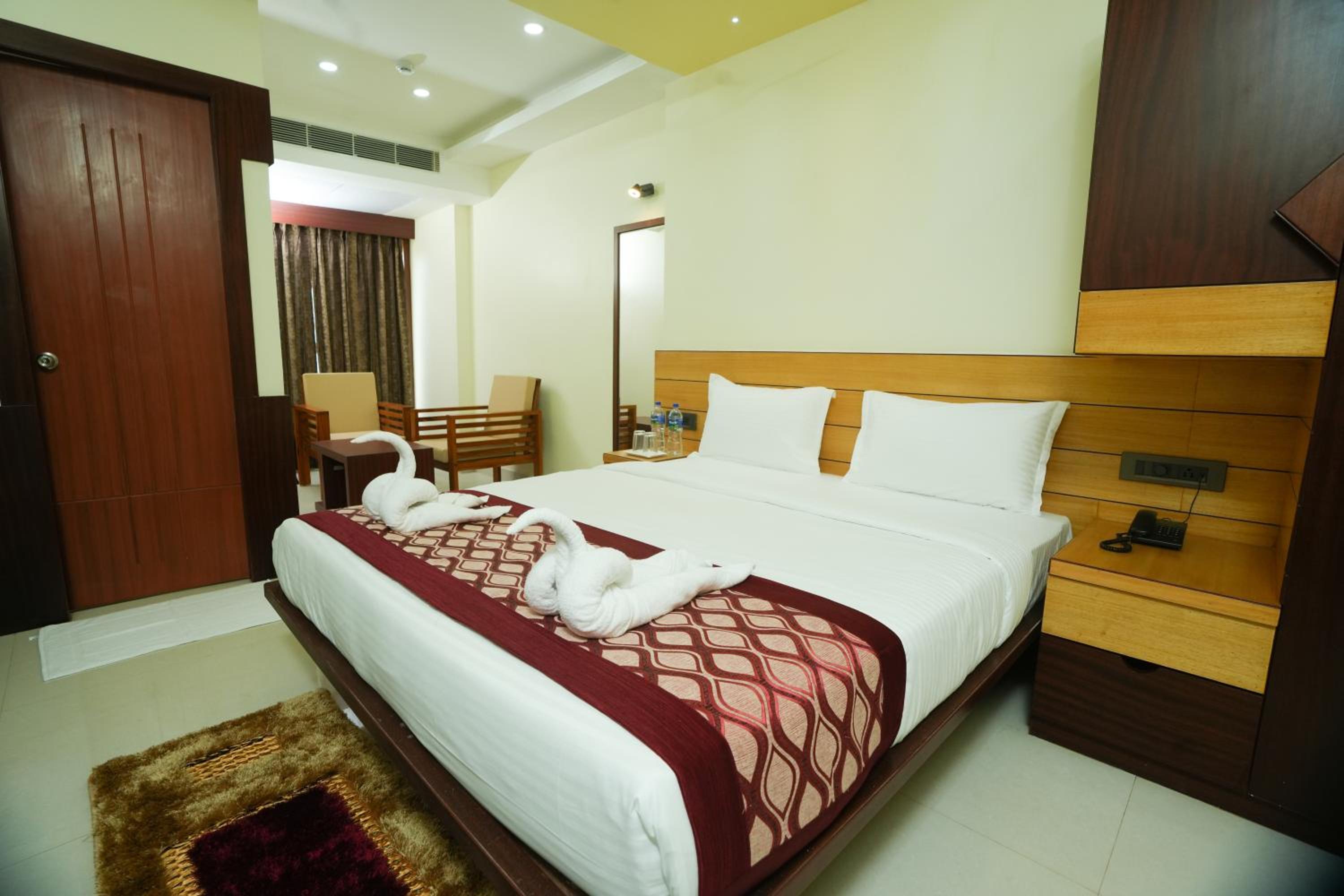 Executive Room - Photo 7