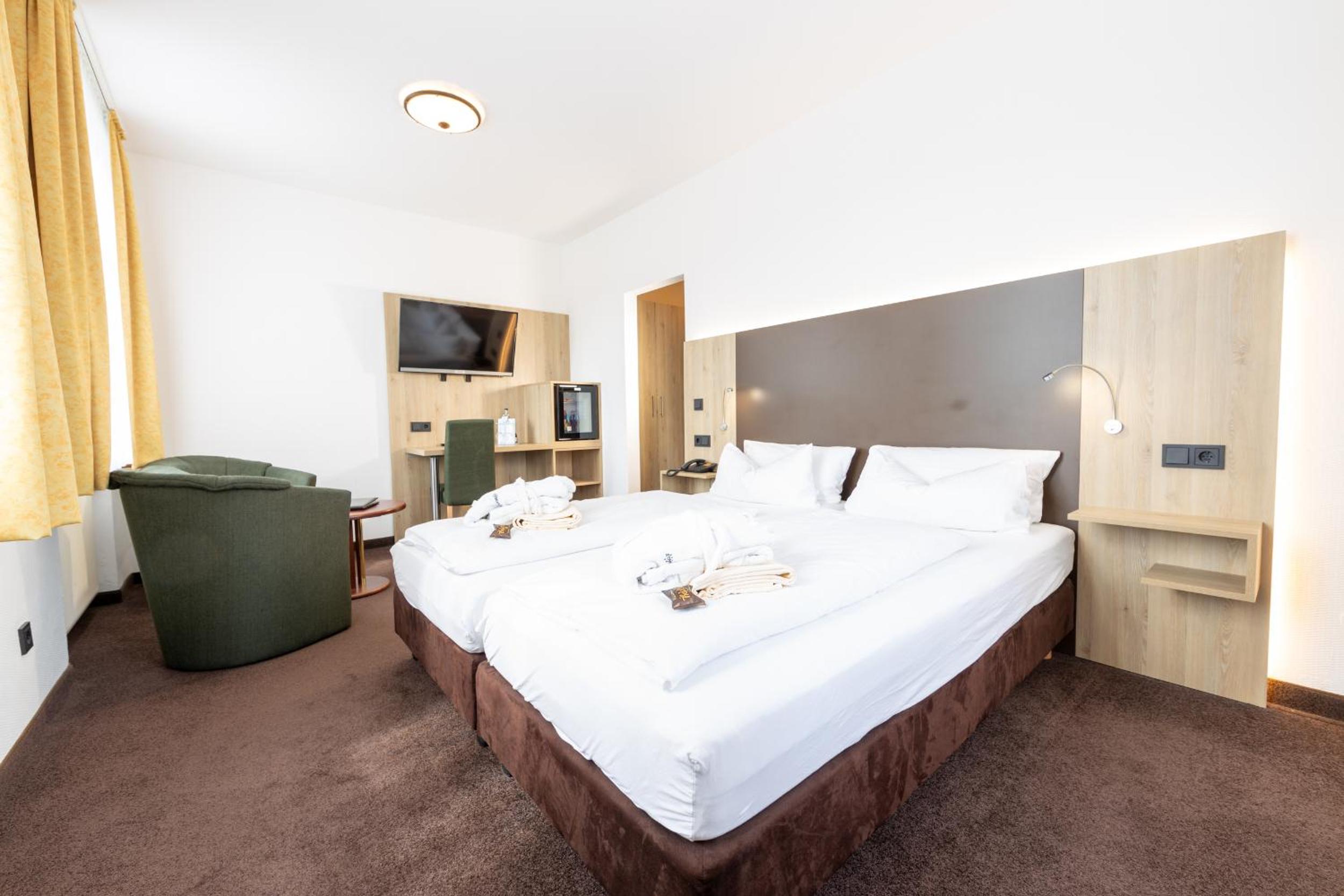 Classic Double Room - Photo 5